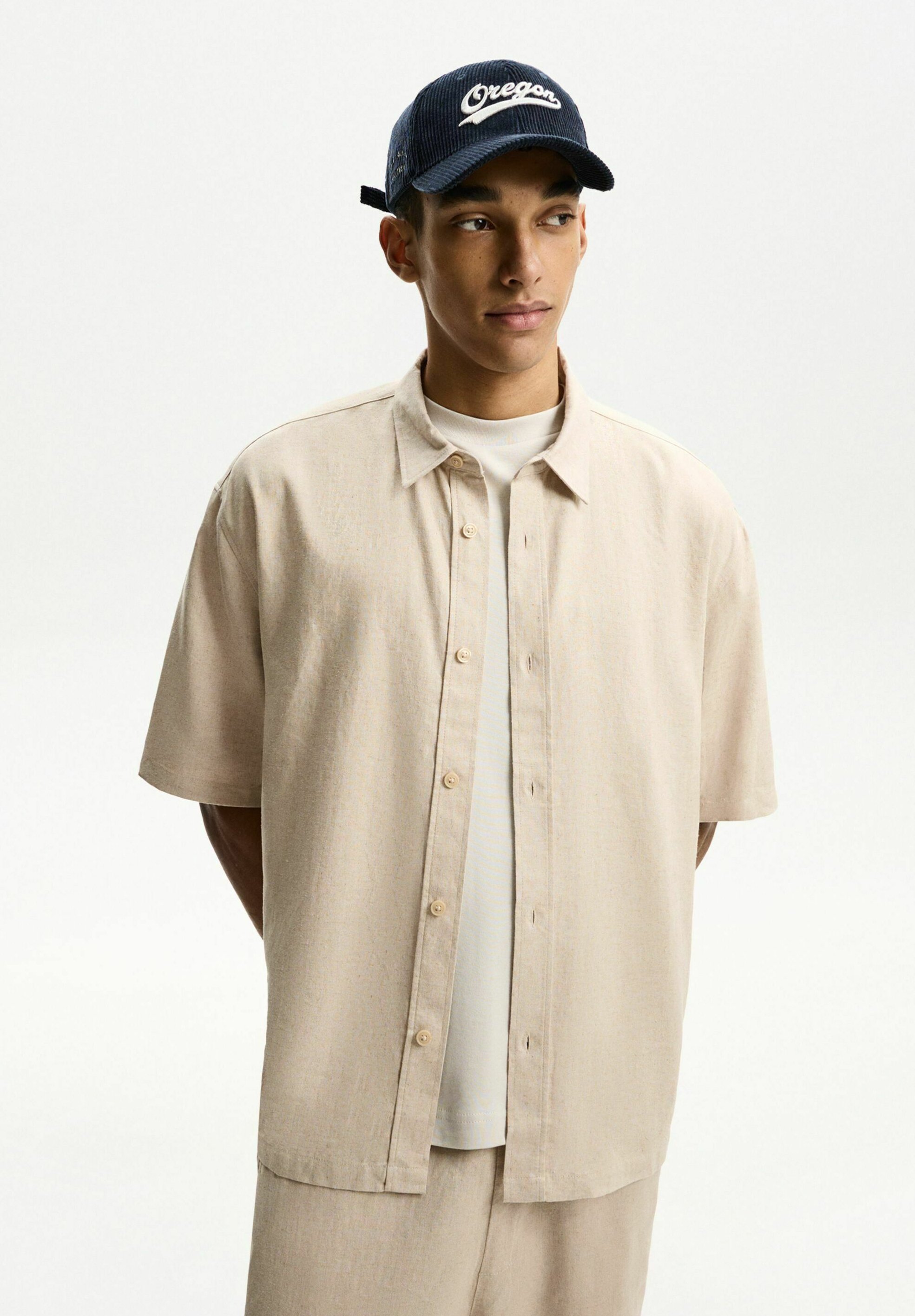Camicia Bershka in misto lino - color sabbia