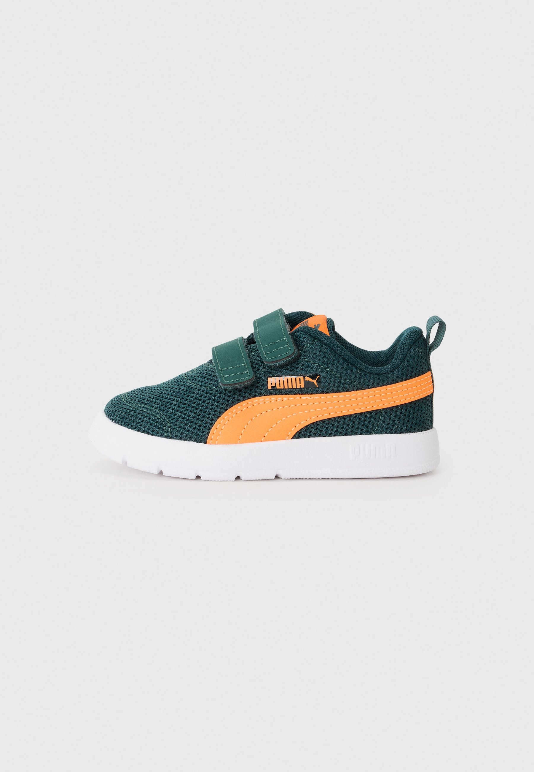 Puma COURTFLEX V3 UNISEX - Hardloopschoenen voor op de weg - groen terrein/oranje glo
