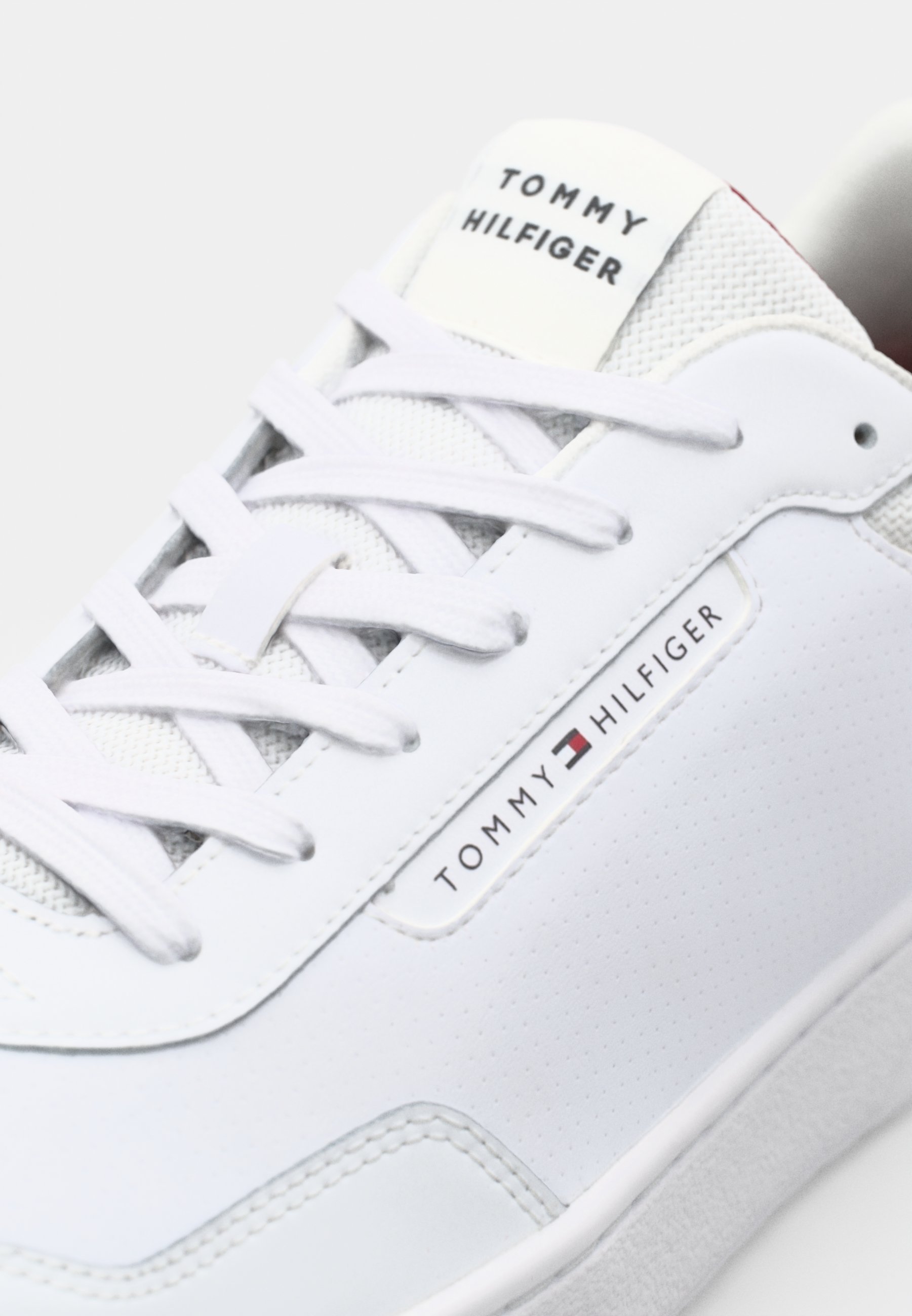 Tommy Hilfiger BASKET CORE - Sneakers - wit