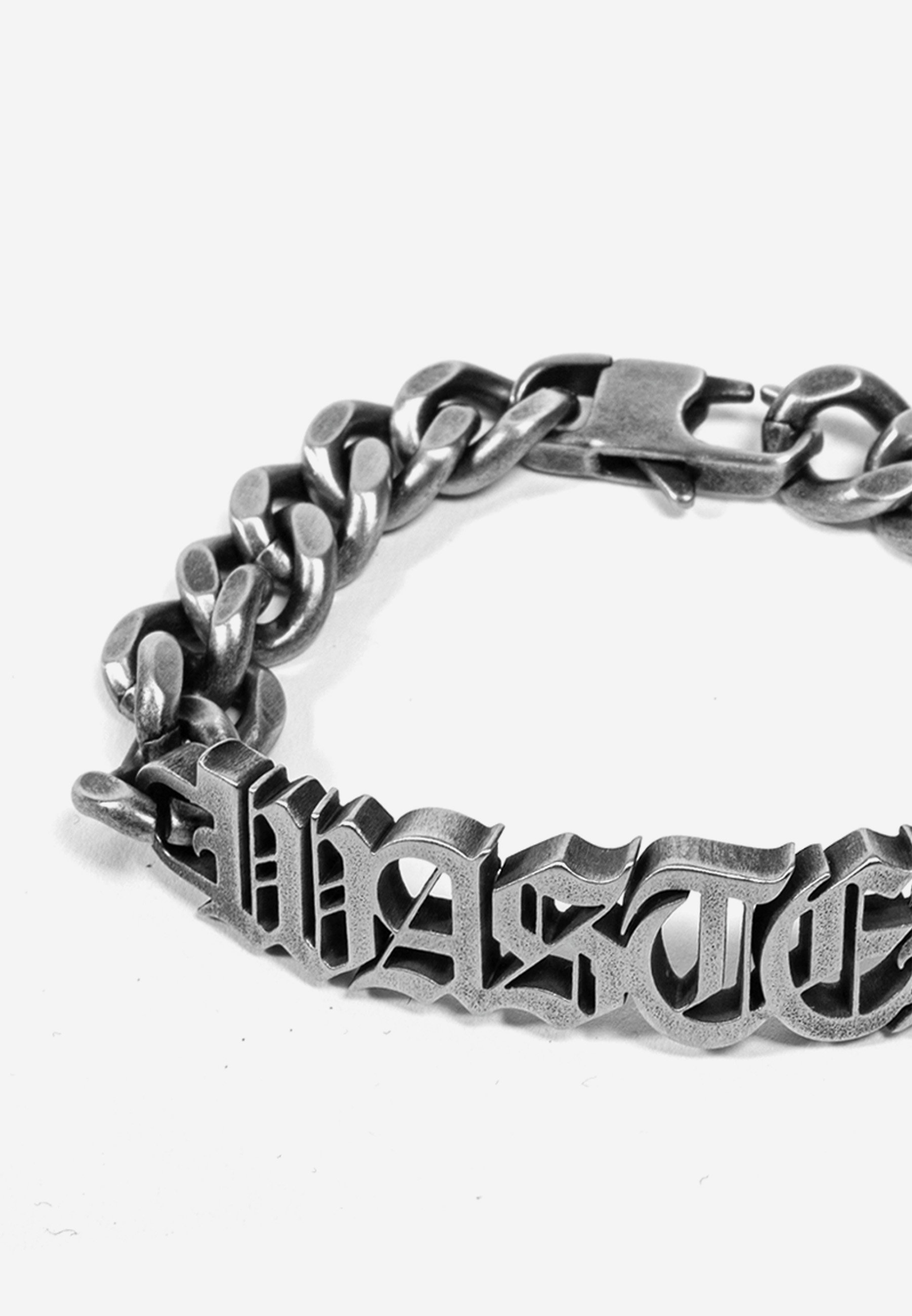 Braccialetti parigini sprecati