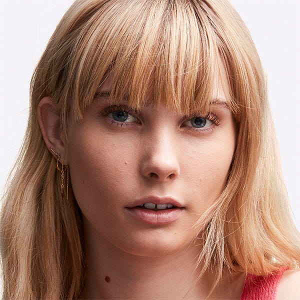 Rozjasňující make-up Studio Radiance Face And Body