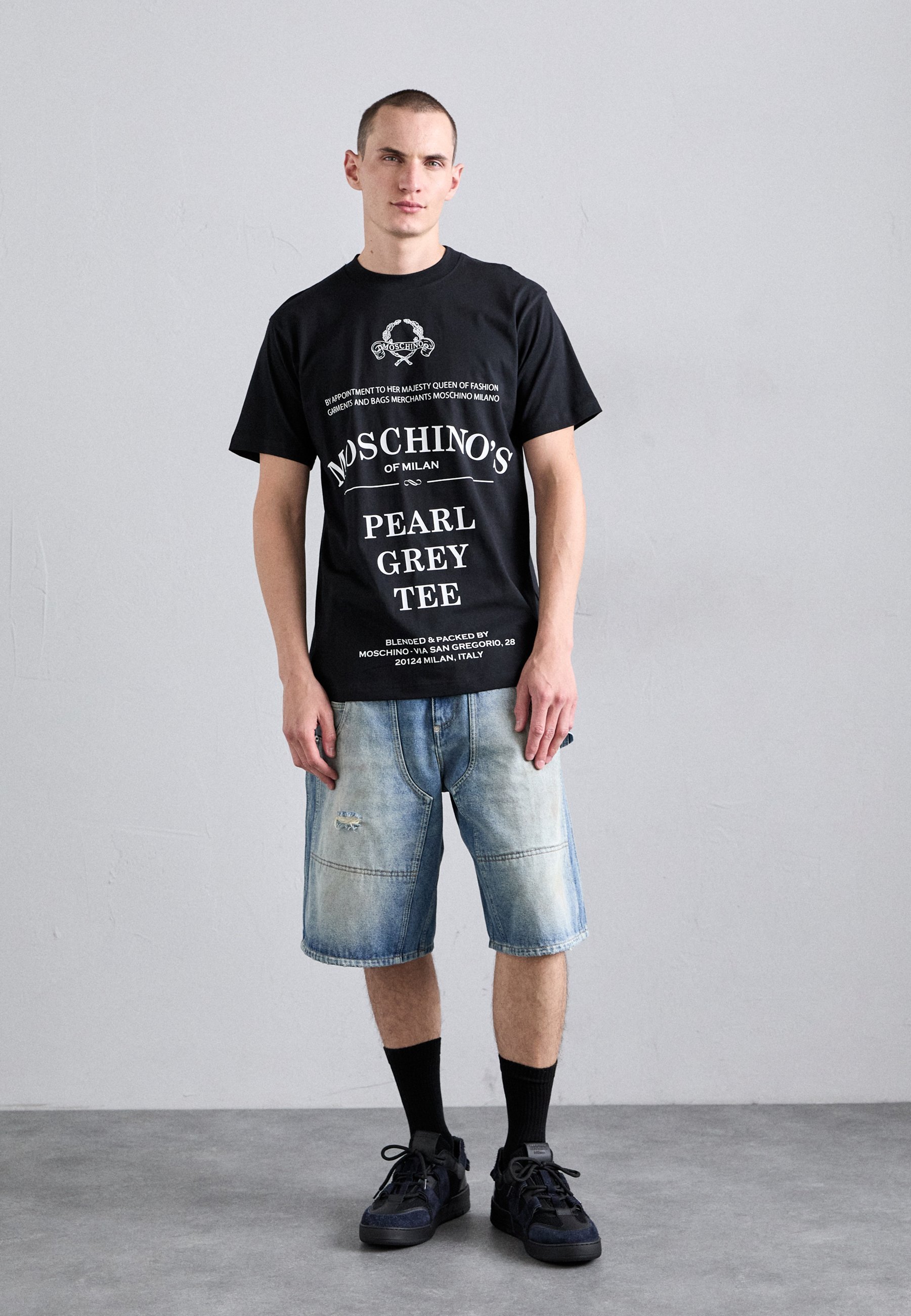 MOSCHINO TEA TIME - T-shirt met print - zwart