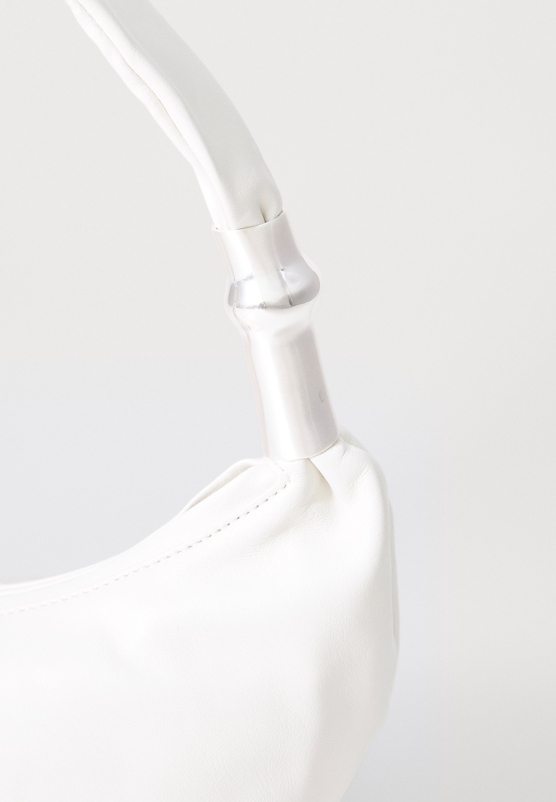 Cult Gaia MEALEA SCHOUDER - Handtas - antiek wit