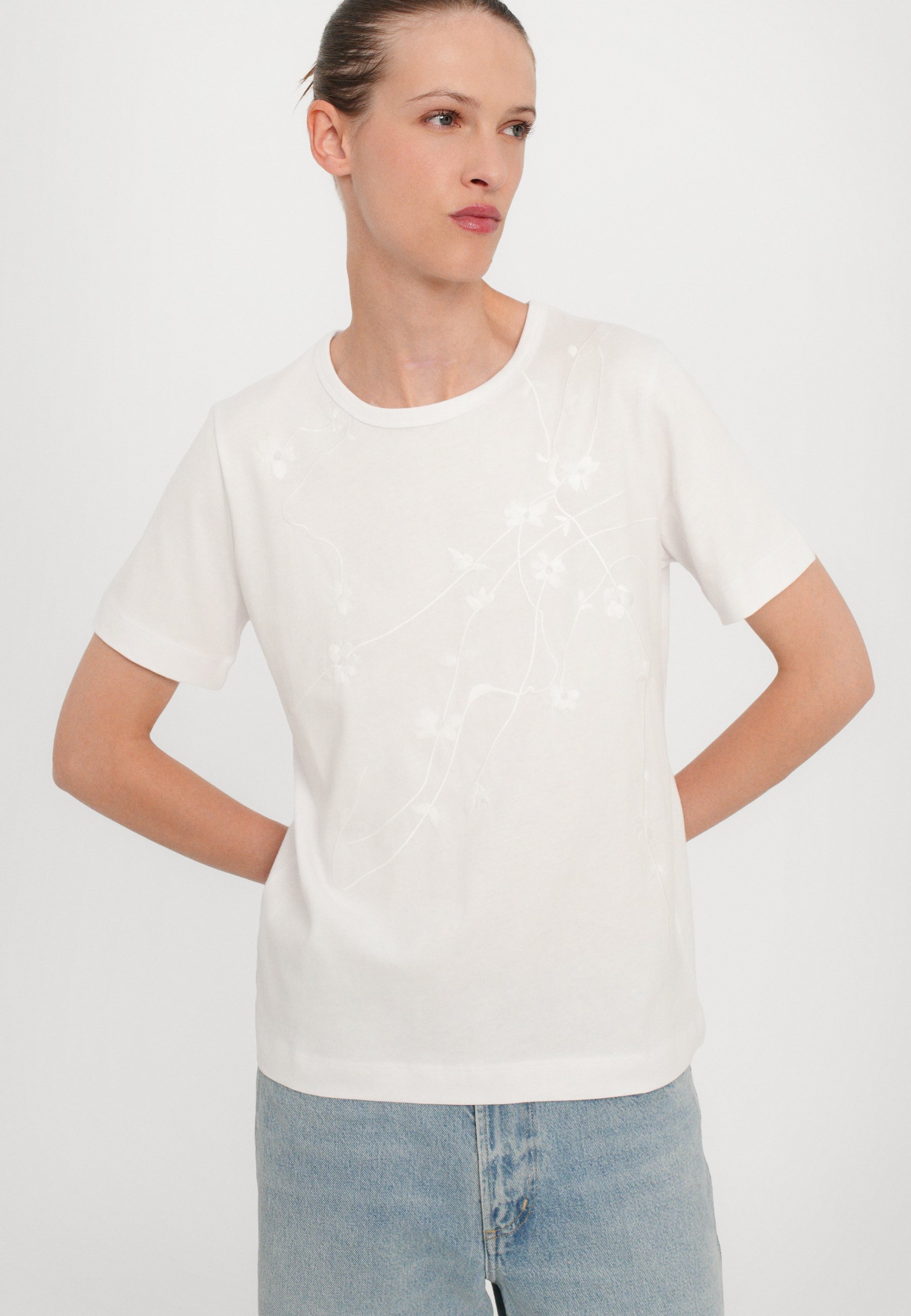 MUNTHE PIRIS - Camiseta básica - branca