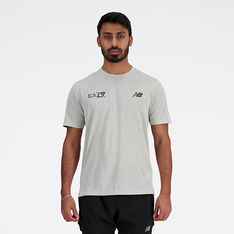 Męska koszulka do biegania NB Athletics London Edition – ATHLETIC GRAY