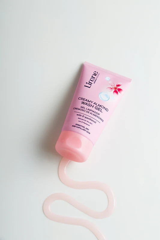 Lirene Cleansing Care kremni čistilni gel s pantenolom