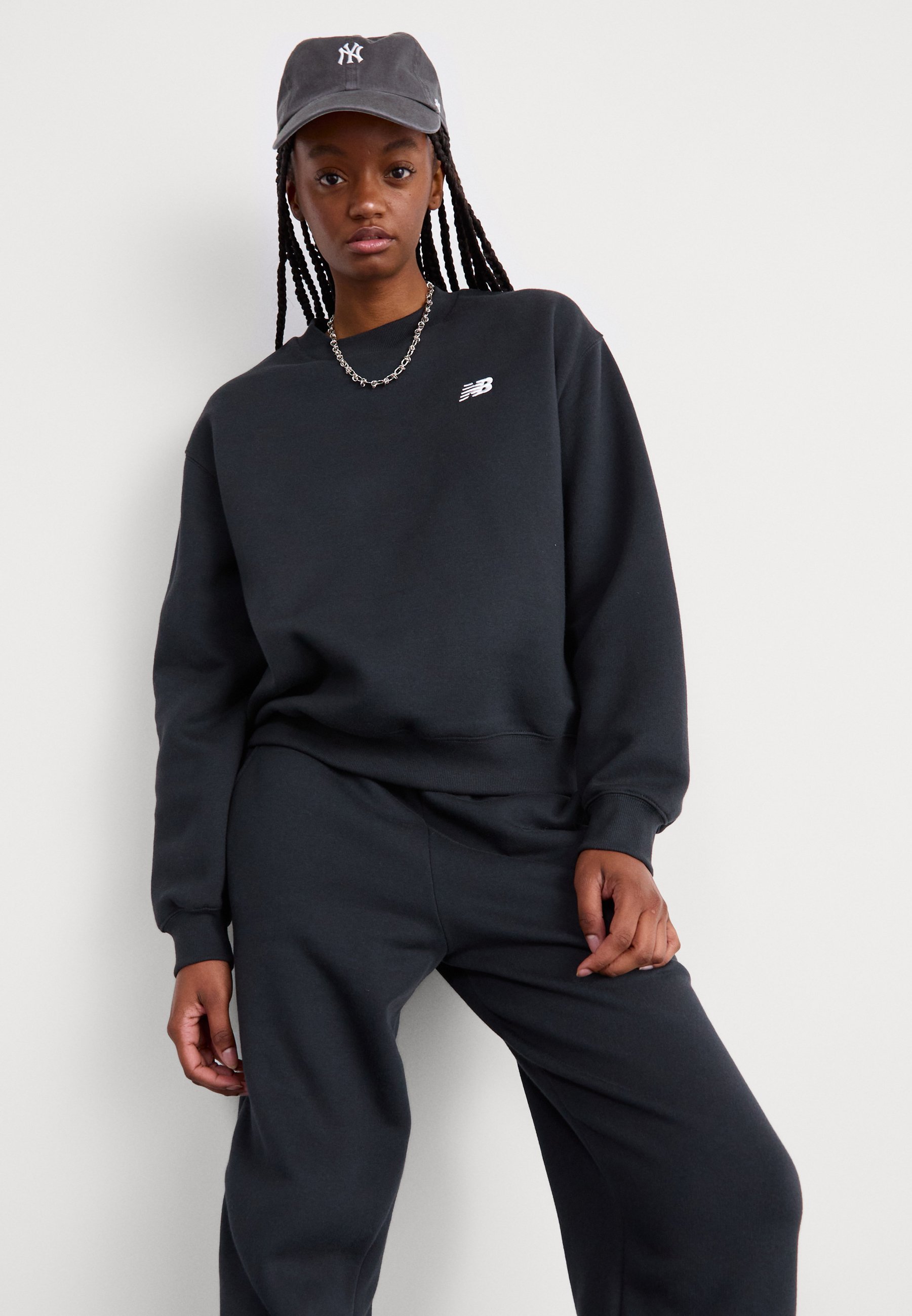New Balance SPORT ESSENTIALS CREW - Sweatshirt - zwart
