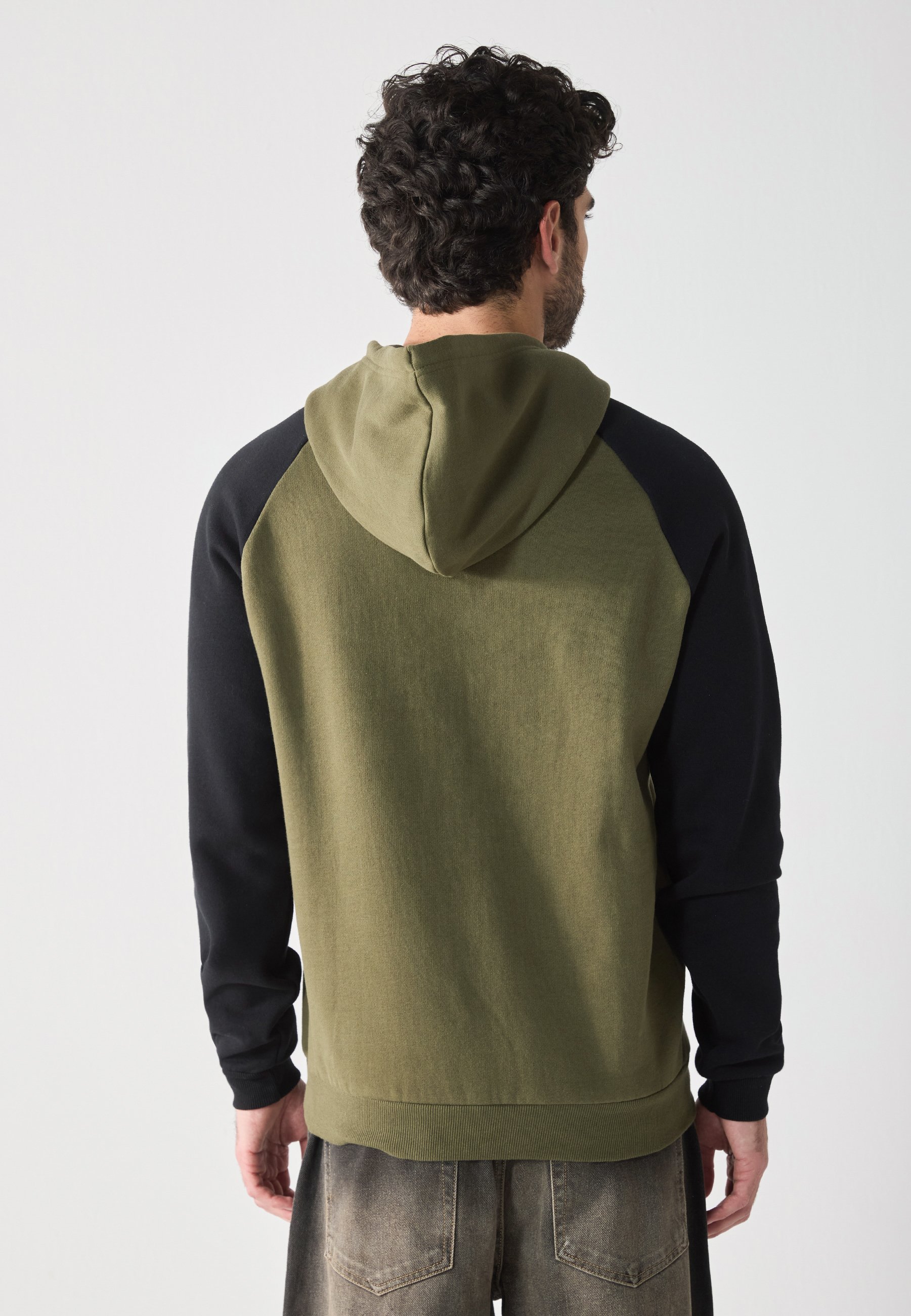 Pier One Hoodie - donker olijfgroen/diepzwart
