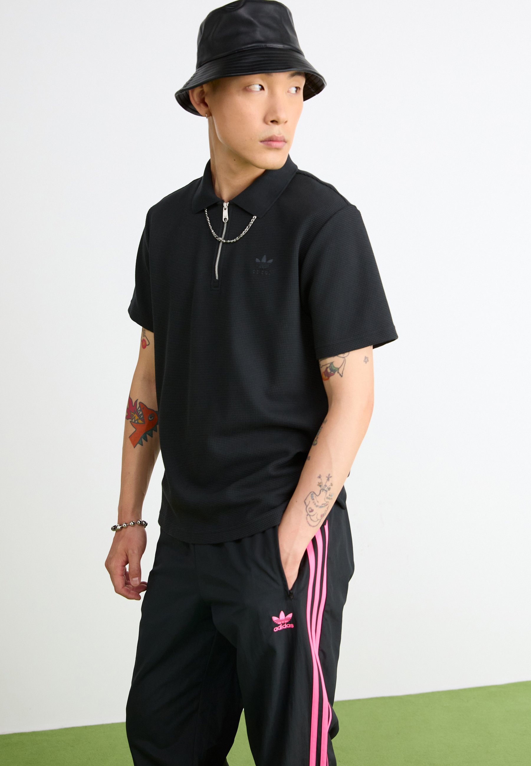 Pantaloni adidas Originals FIREBIRD - Pantaloni da tuta - nero rosa acceso