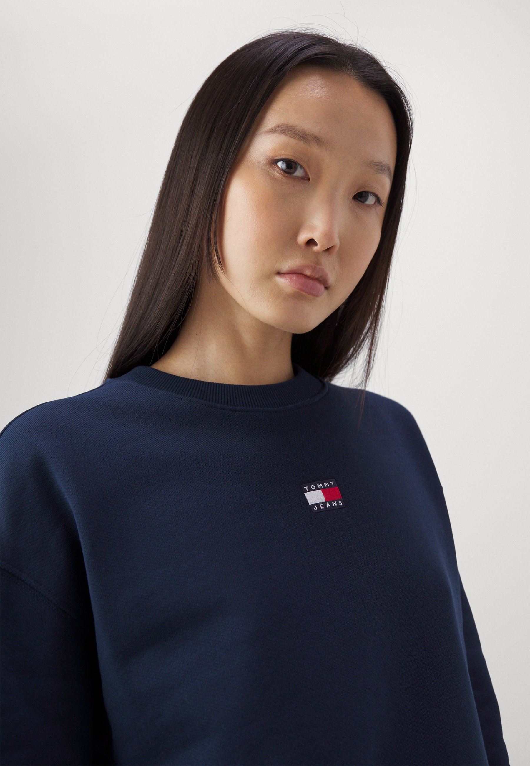 Tommy Jeans BADGE CREW EXT - Sweatshirt - dark night navy