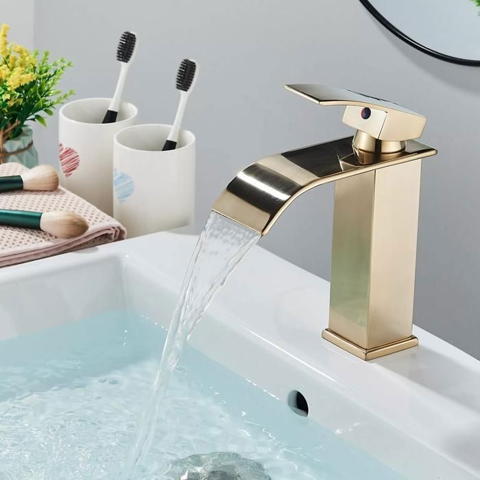 Rubinetto da bagno a cascata dorato, miscelatore per lavabo in ottone con acqua calda e fredda disponibile, risparmio idrico