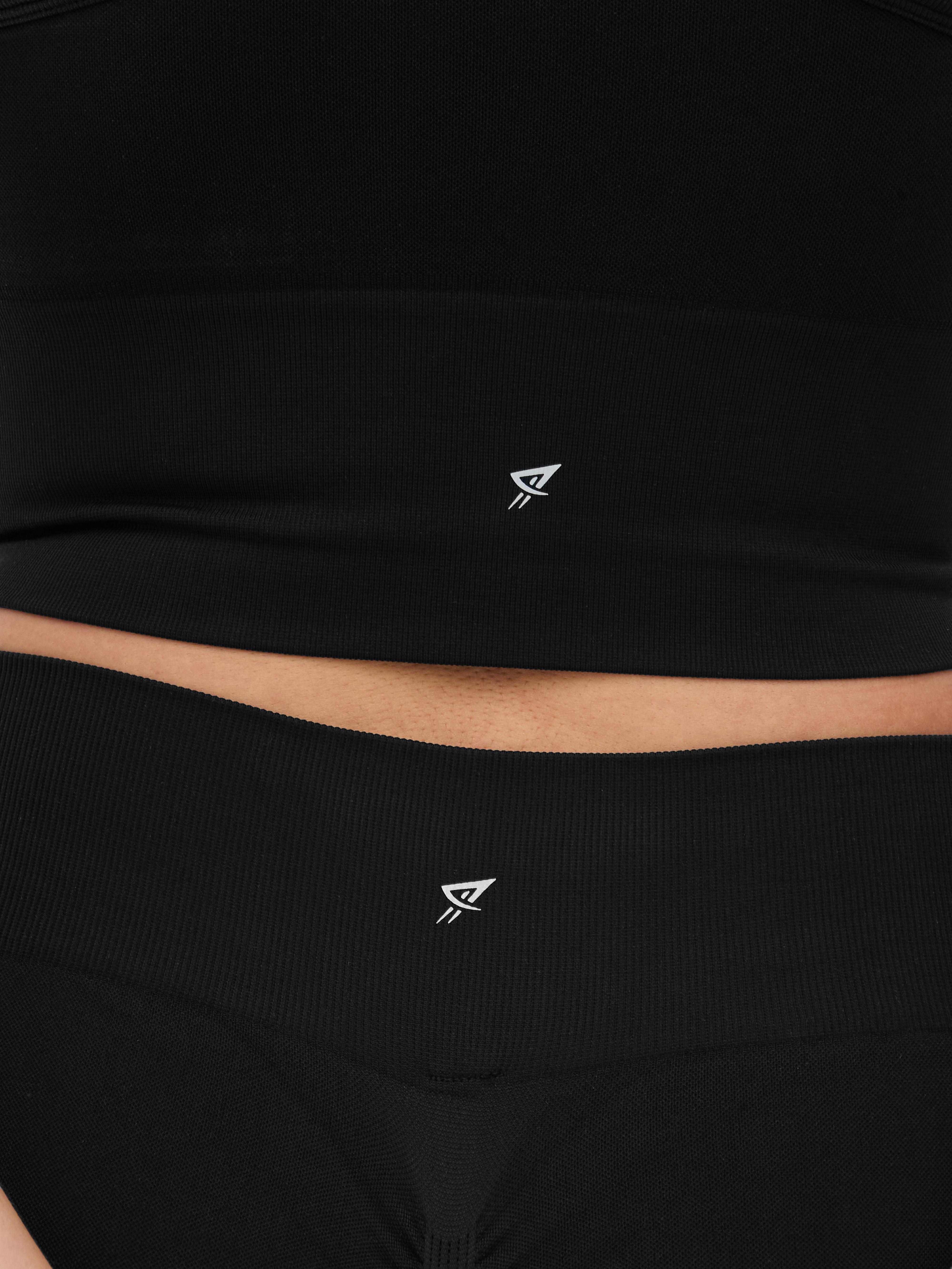 Nahtlose, formende Leggings. Lange Leggings mit hohem Bund und nahtlosem Design.