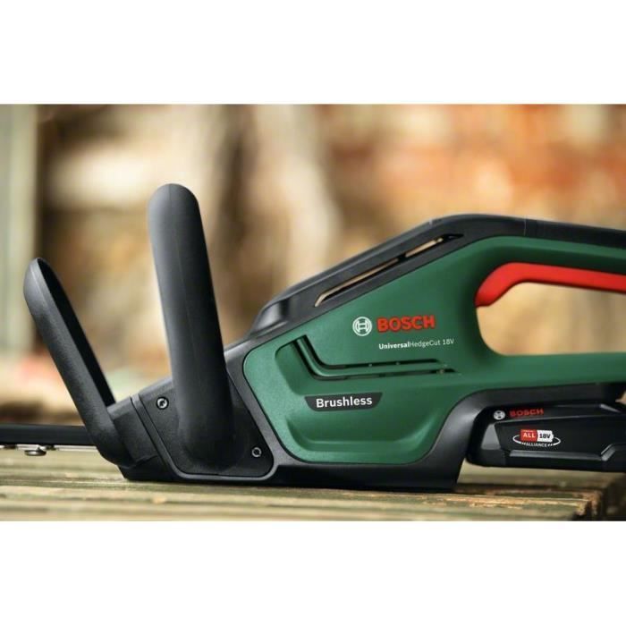 Cortasetos Bosch UniversalHedgeCut 18V-55 (hoja de 55 cm de longitud, se entrega en una caja de cartón) + baterías y cargador