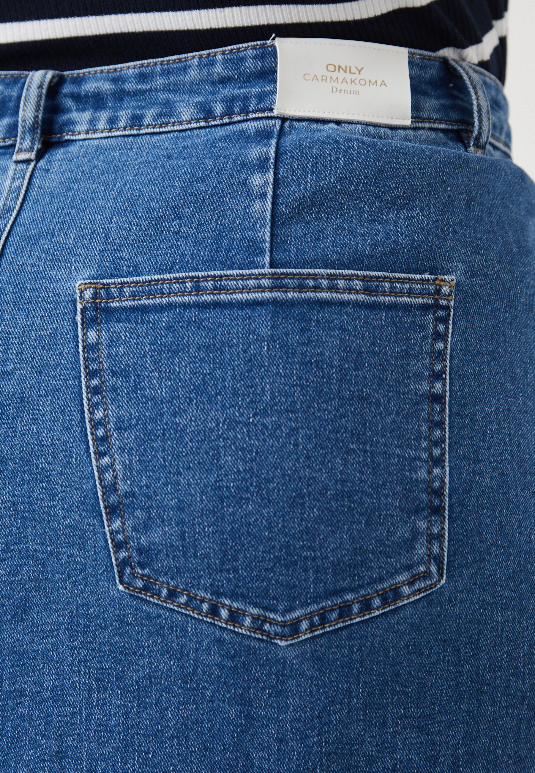 ALLEEN Carmakoma CARSIRI VOORSPLITS - Kokerrok - middenblauwe denim