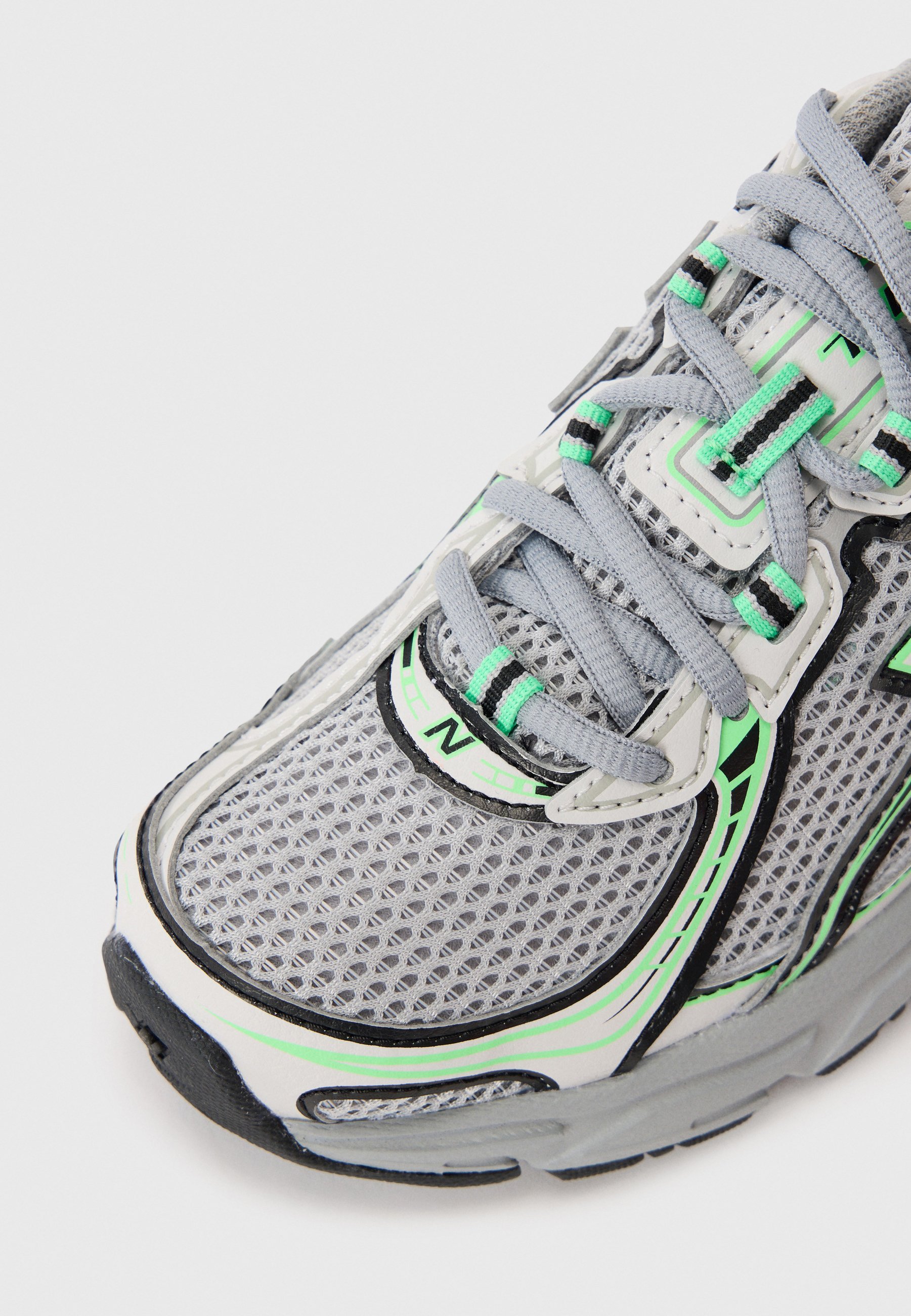 New Balance 740 - Sneakers - leigrijs