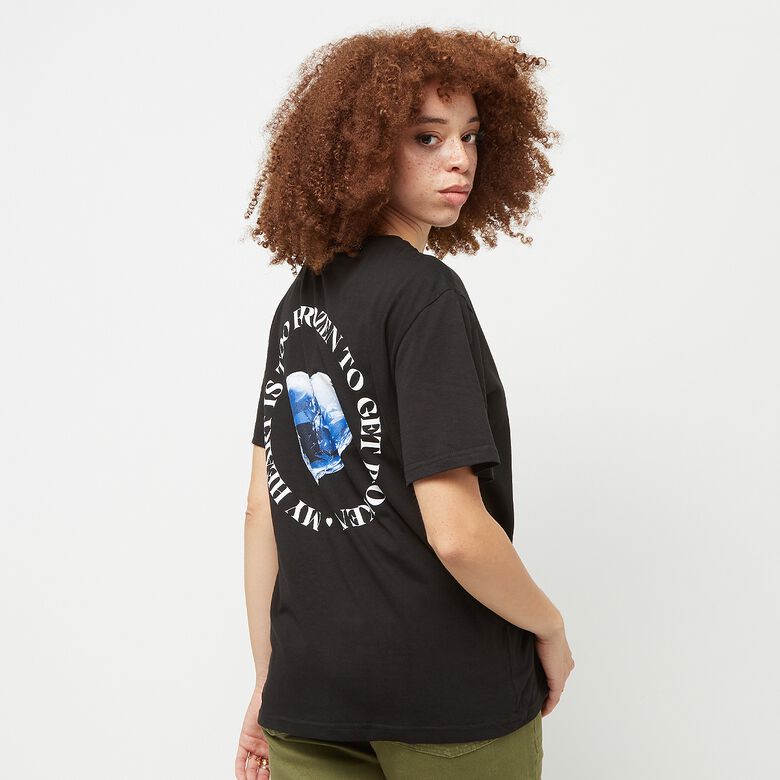 Zu gefrorenes T-Shirt