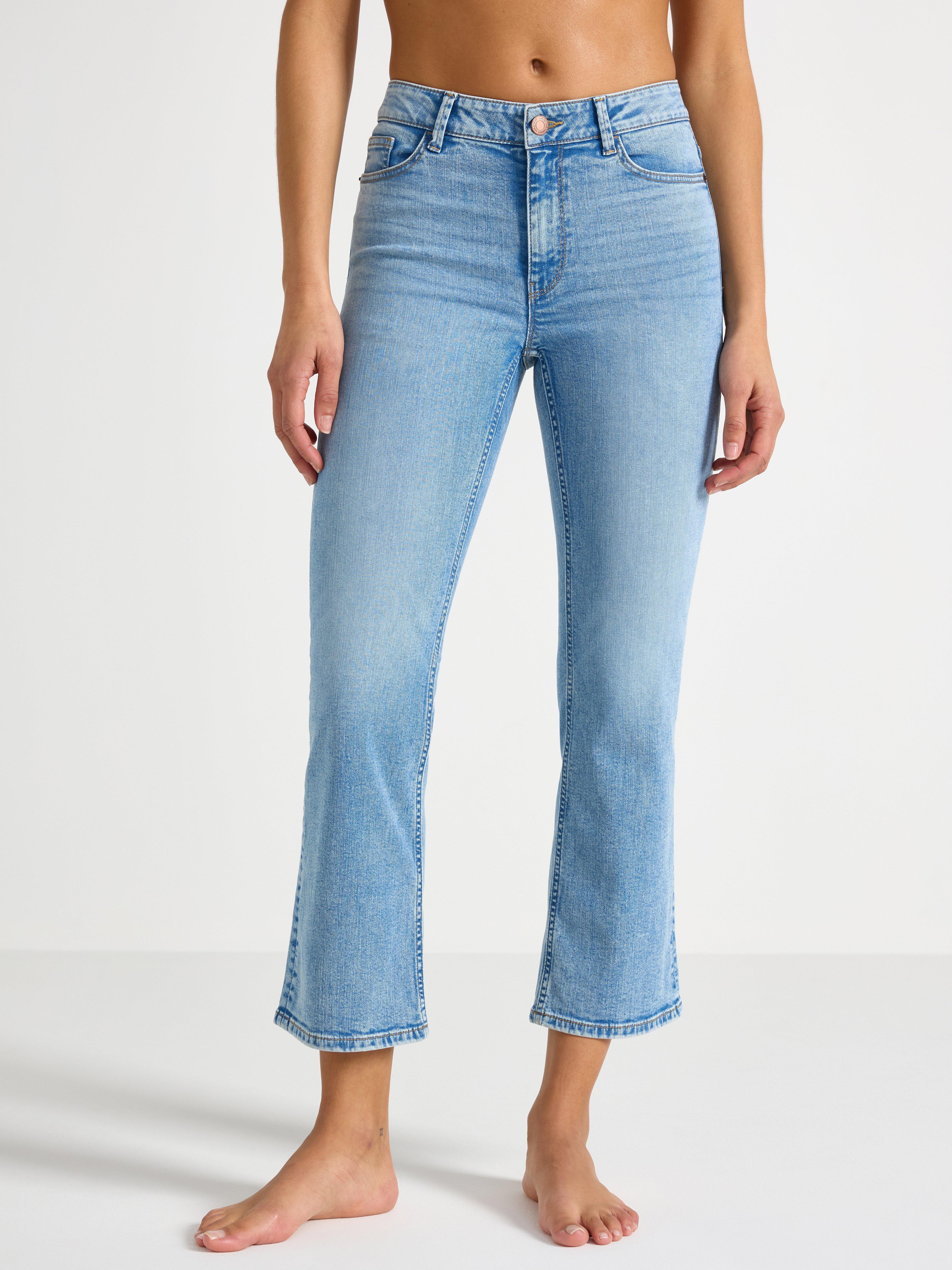 Džíny FLARE Karen s krátkým pasem, světlý denim