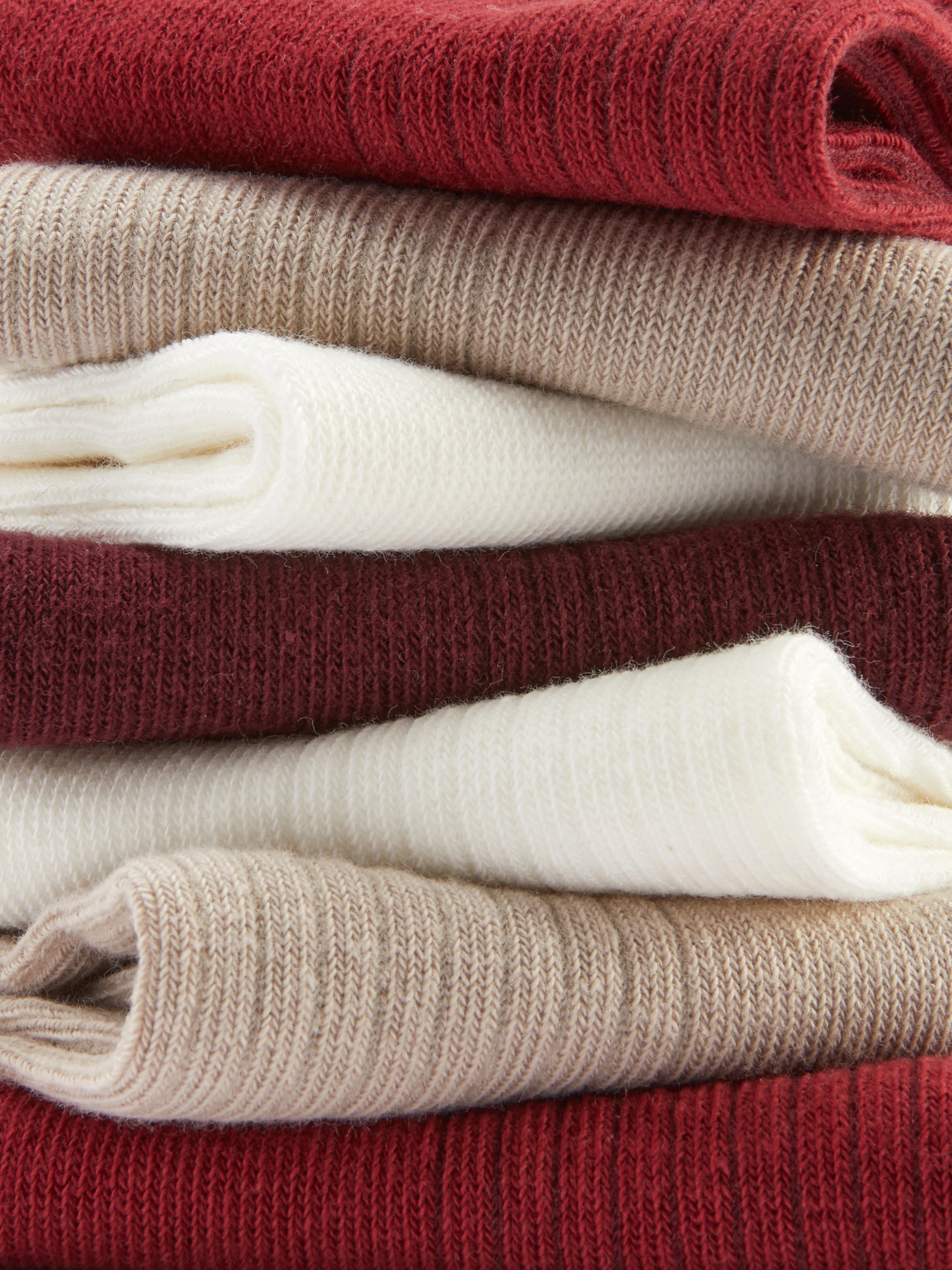 Bunte Sneakersocken, 7 Paar. Diese Knöchelsocken in verschiedenen Farben sind alles andere als langweilig.