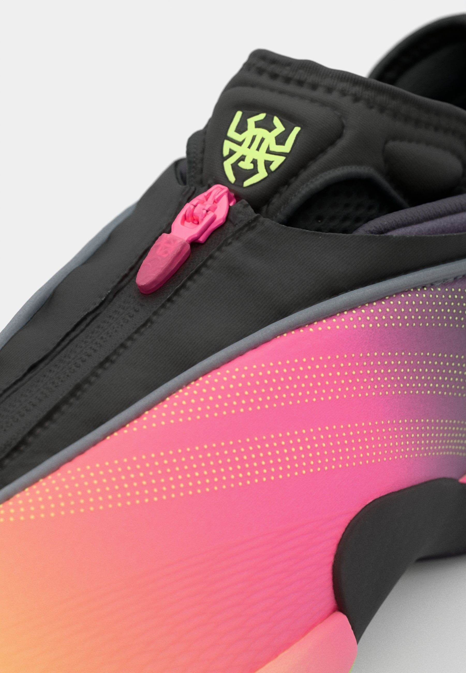 adidas Performance DON ISSUE 7 - Basketbalschoenen - aurora zwart/lucid pink/hi res geel