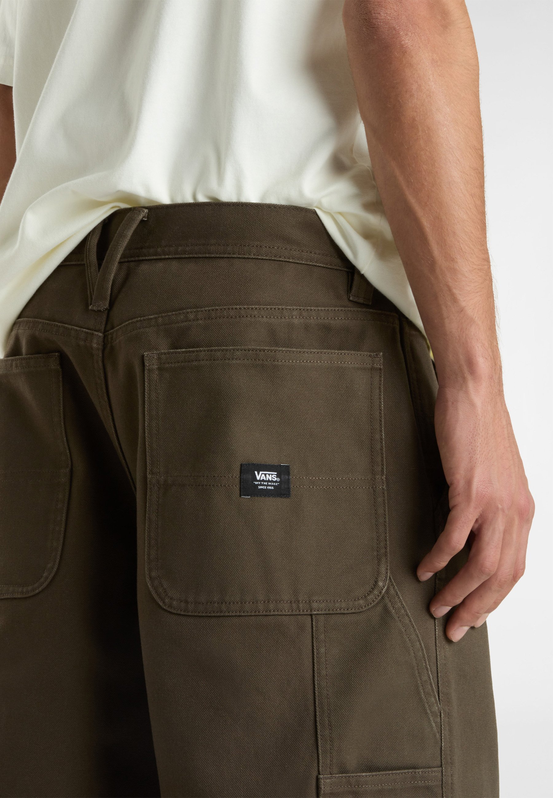 Vans DRILL CHORE CARPENTER LOOSE FIT CANVAS - Lühikesed püksid - turkish coffee