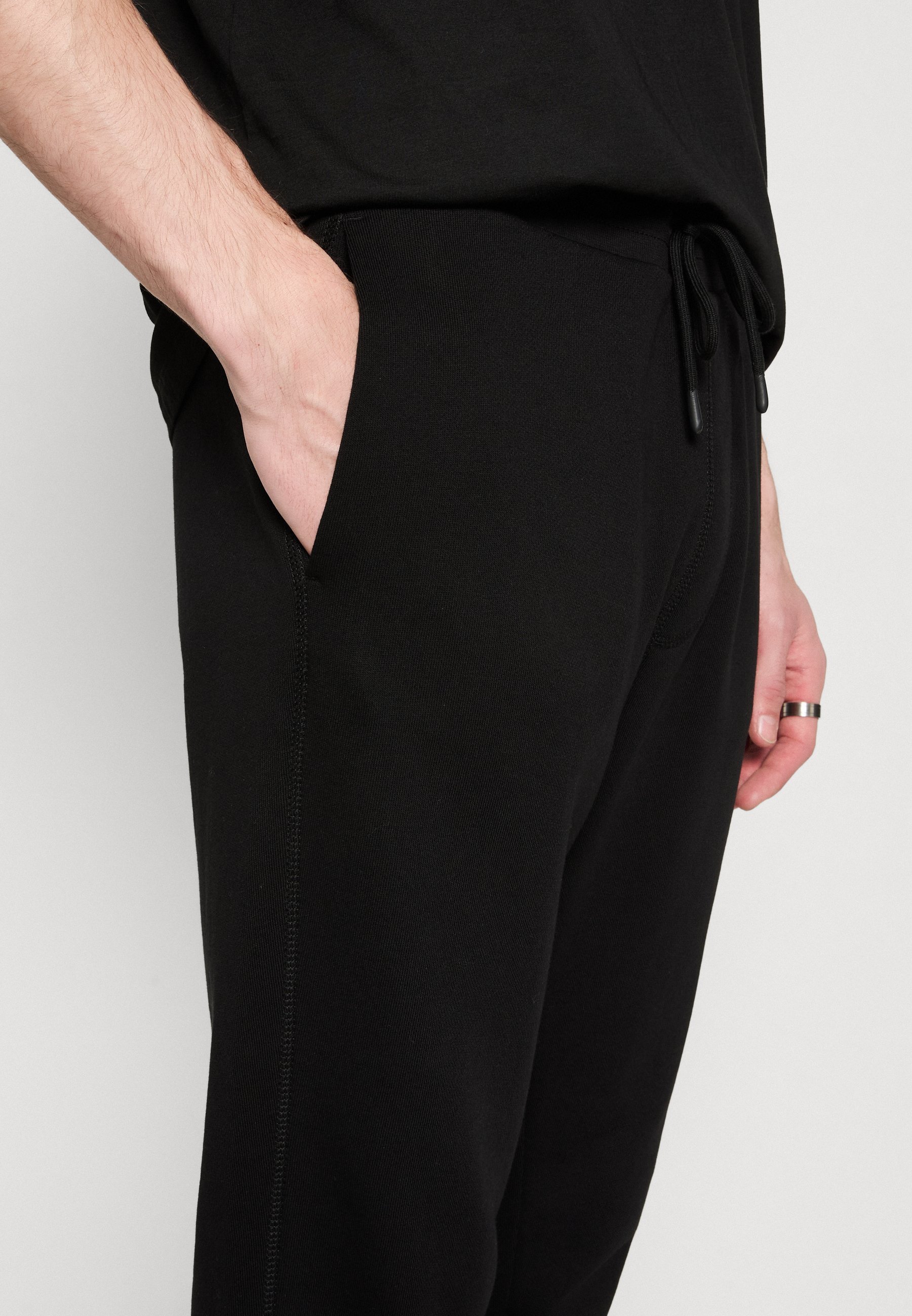 BOSS SET - Verryttelypuku - black