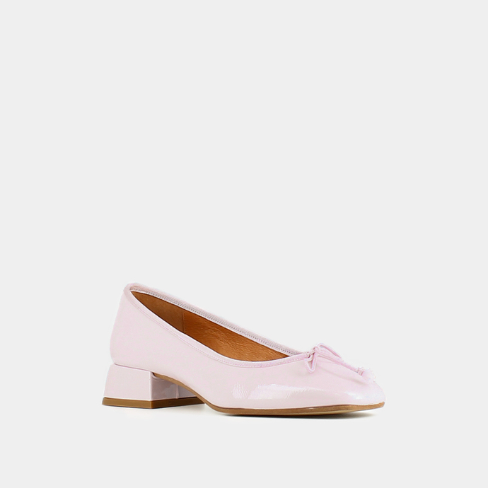 Ballerines à talons  en vernis plissé rose clair