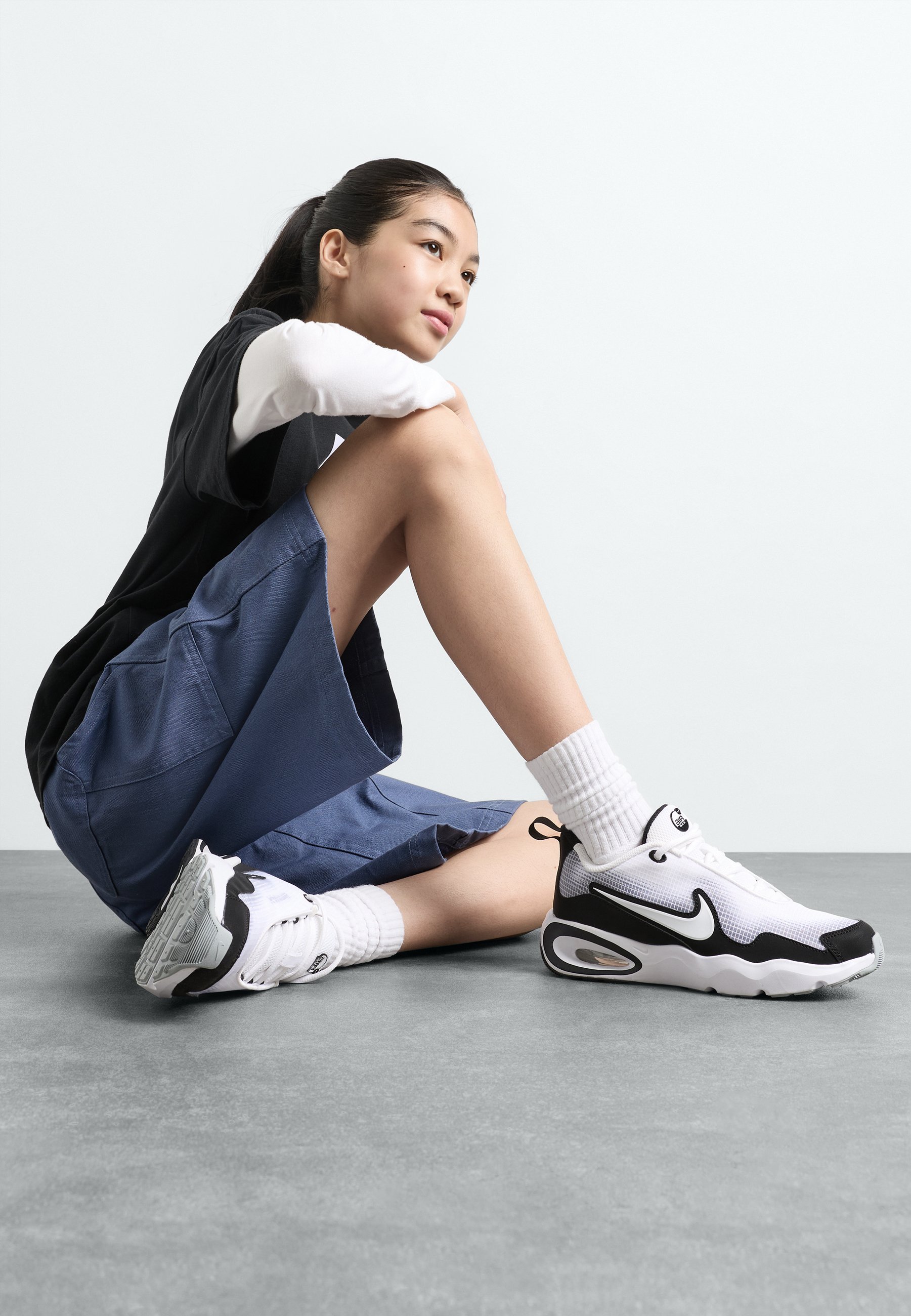 Nike Sportswear AIR MAX NOVA UNISEX - Buty sportowe - biały/czarny/wilk szary