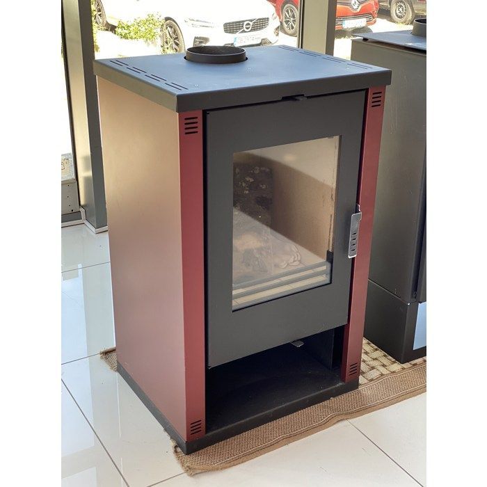 Verso Theia wood-burning stove - 9 kW | Burgundy side panels and contemporary design