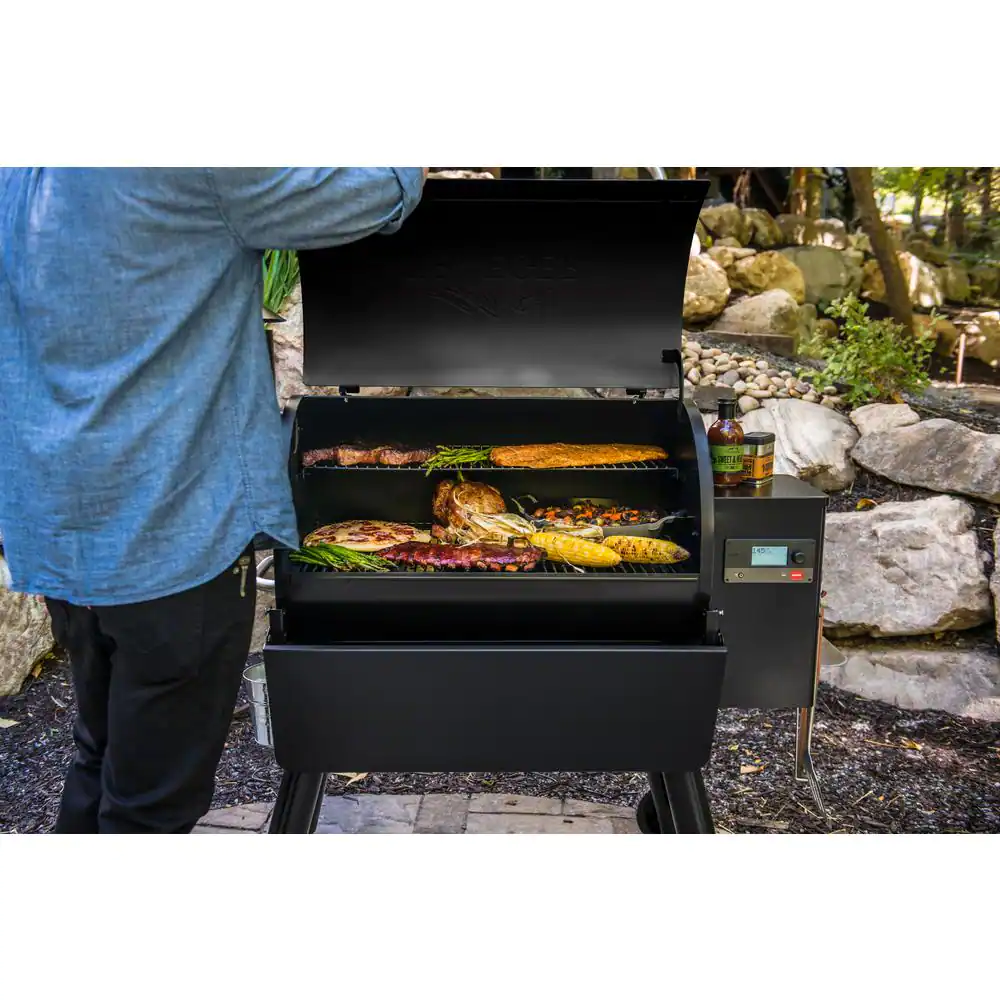 Pro 780 Wifi pellet grill és füstölő fekete színben