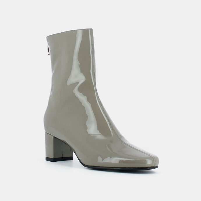 Bottines à talon  en cuir vernis gris