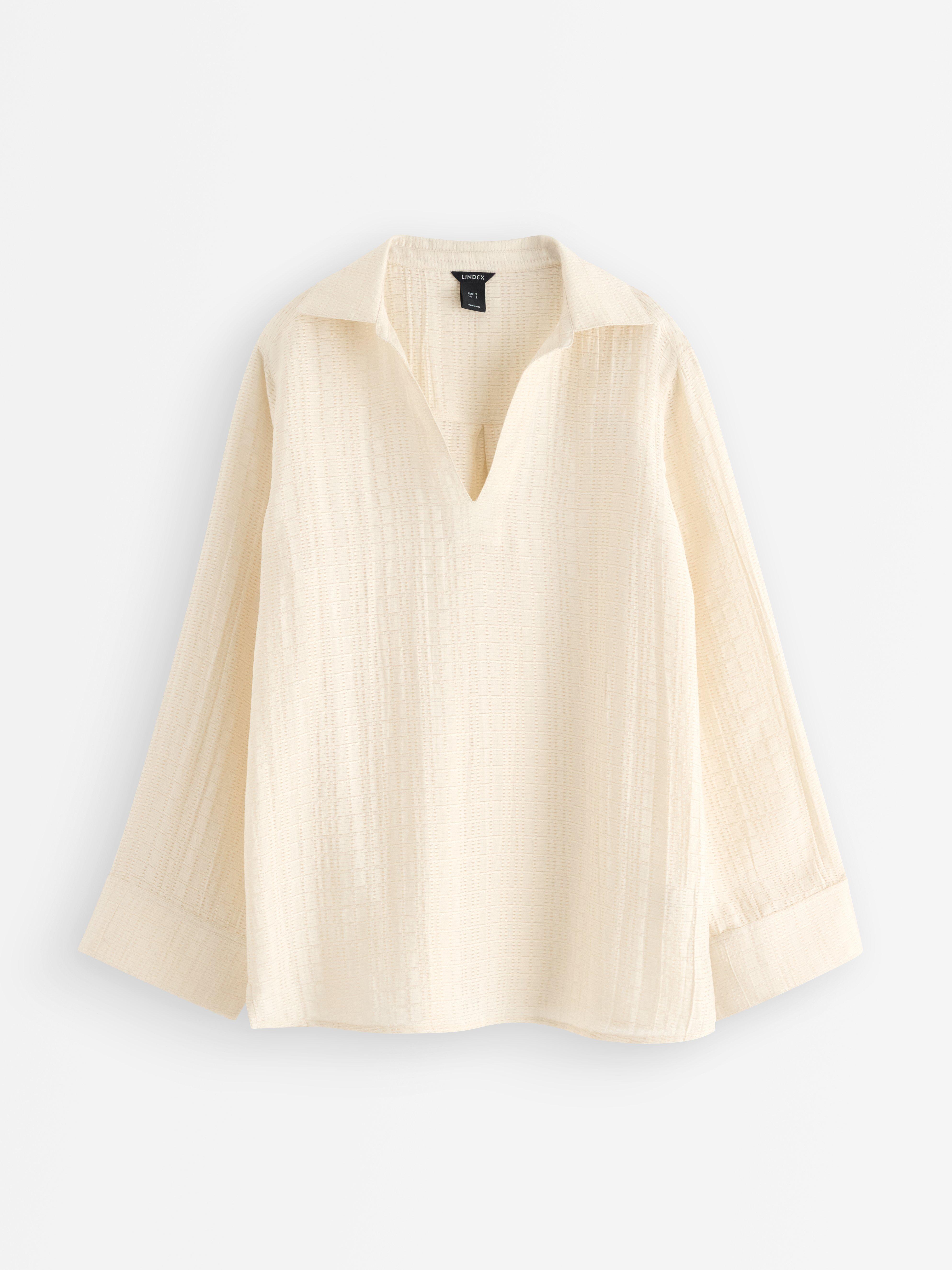 Camisa texturizada color blanco roto