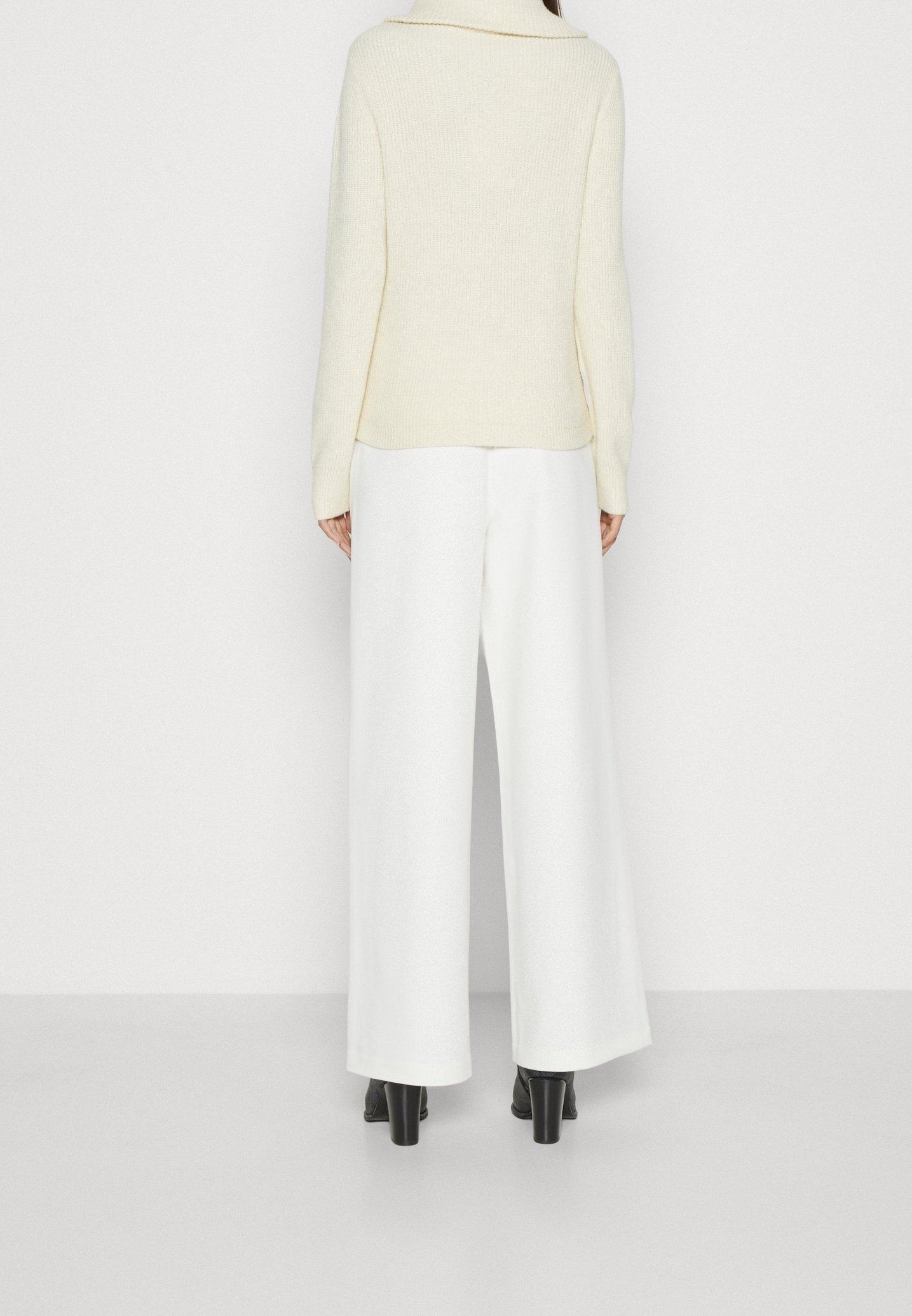 Pull VILA - blanc cassé