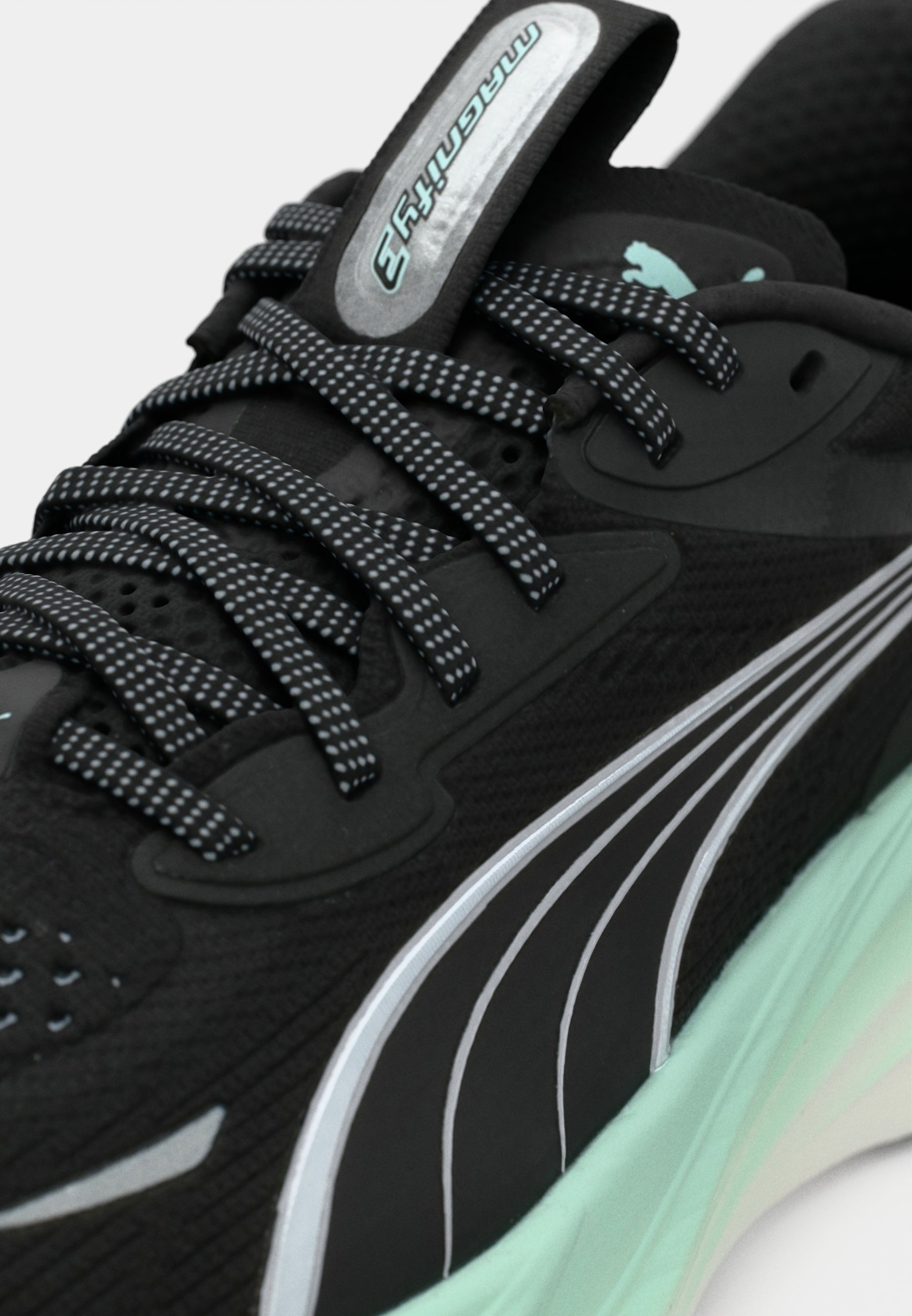 Puma MAGNIFY NITRO 3 – Straßenlaufschuhe – Schwarz/Mint Melt