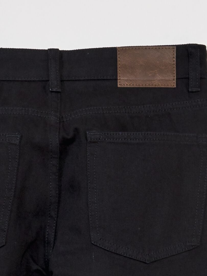 Calça jeans reta - tamanho 32 - preta