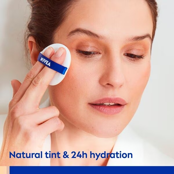 NIVEA Cellular Expert Finish 02 Medium SPF15 3-u-1 podloga u obliku jastučića<br>15g