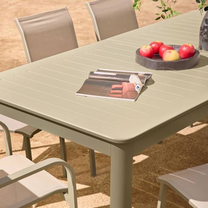 Table de jardin extensible aluminium + 10 assises aluminium et textilène kaki. 8 chaises. 2 fauteuils. 10 places. 290 x 100 x 75