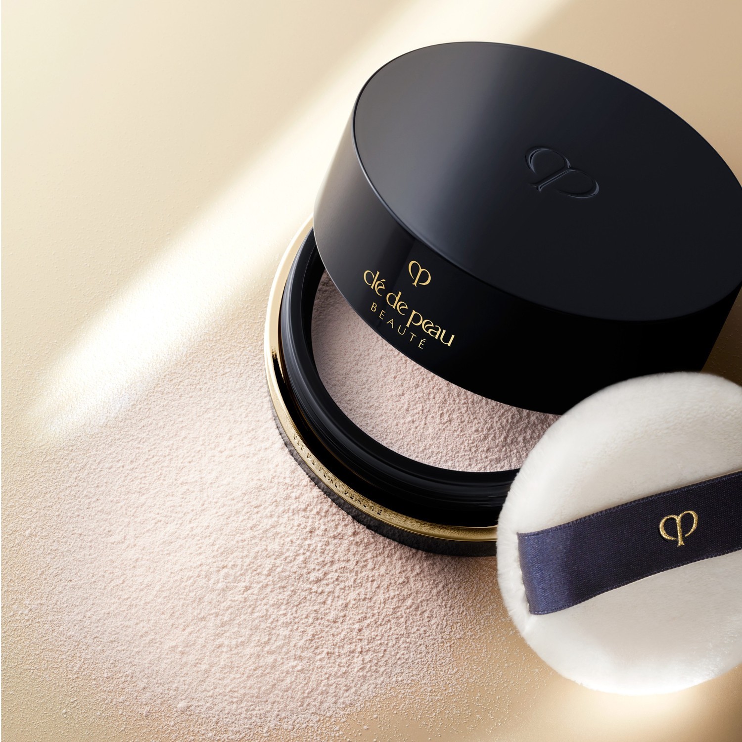 Clé de Peau Beauté Powder Puff Puff Translucent Loose Powder - 1 kus