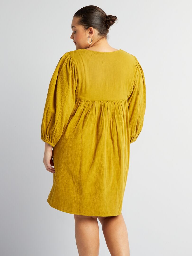 Vestido curto com mangas 3/4 - VERDE