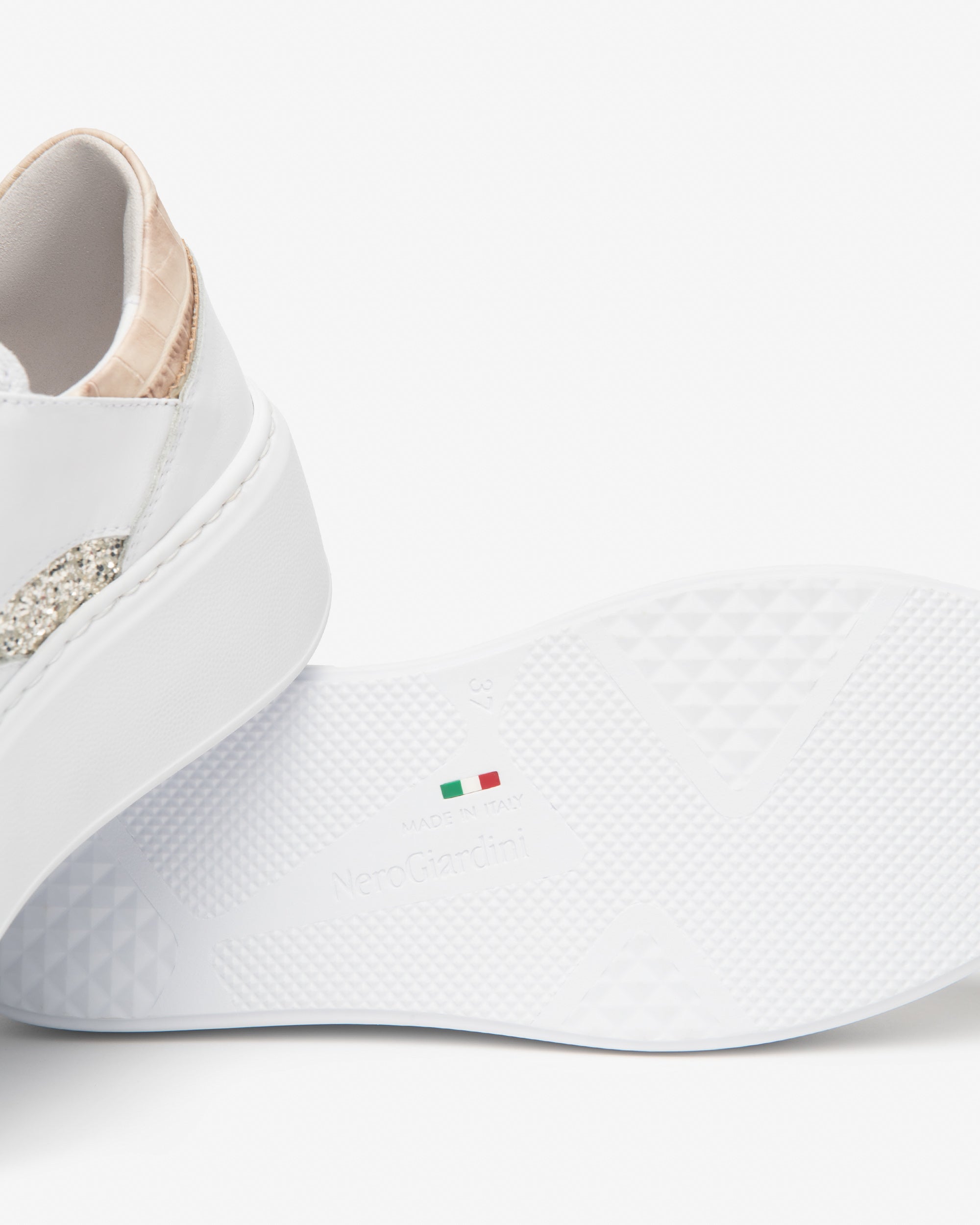  Damen-Sneaker aus Leder und Funktionsmaterial