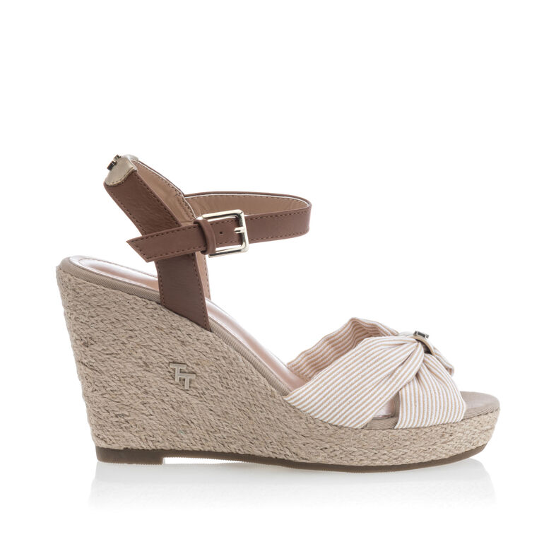 Dámske béžové espadrilky s lanovou podrážkou