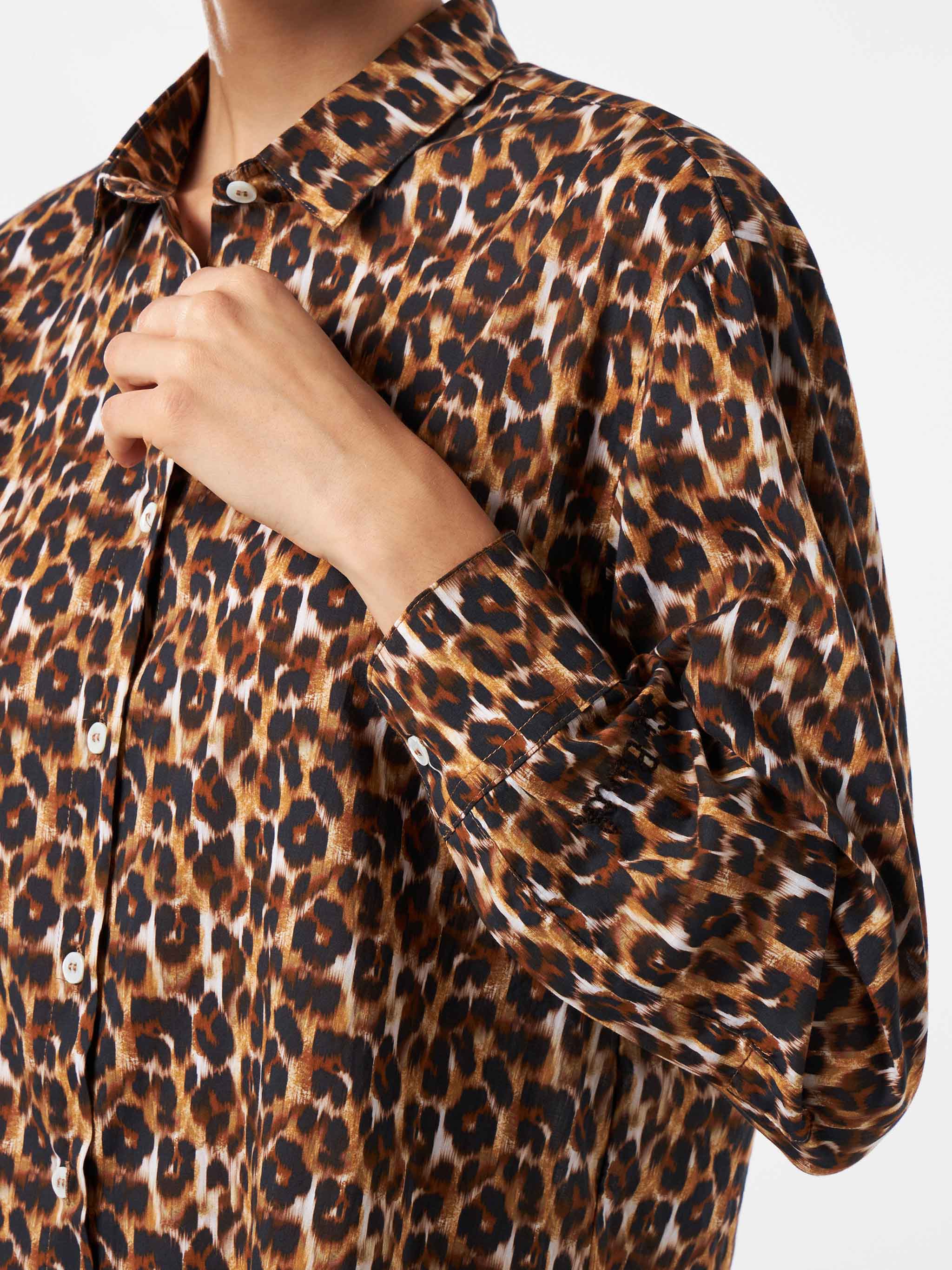 Katoenen shirt met luipaardprint en borduurwerk