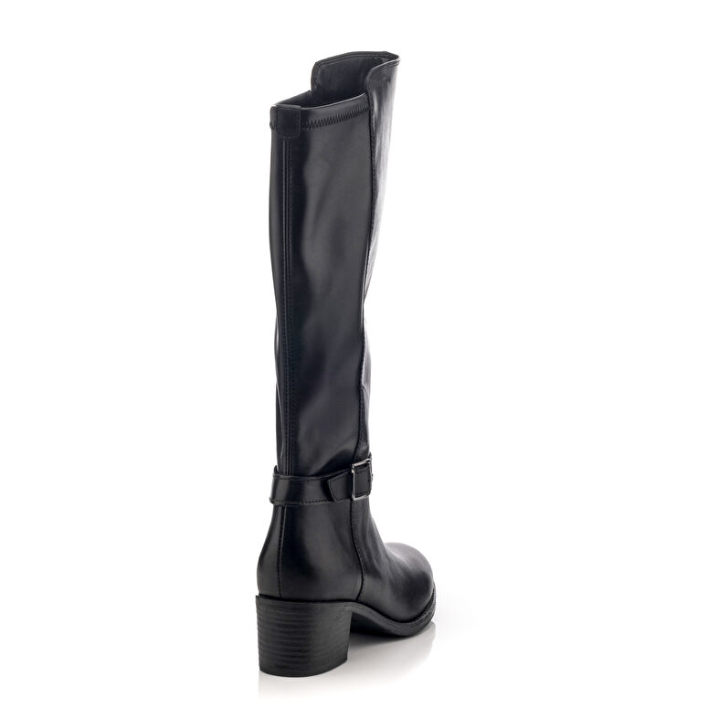  Botas negras de mujer