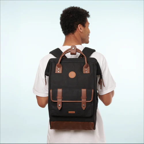 Cabaia Mochila grande Trogir Adventurer, negra.