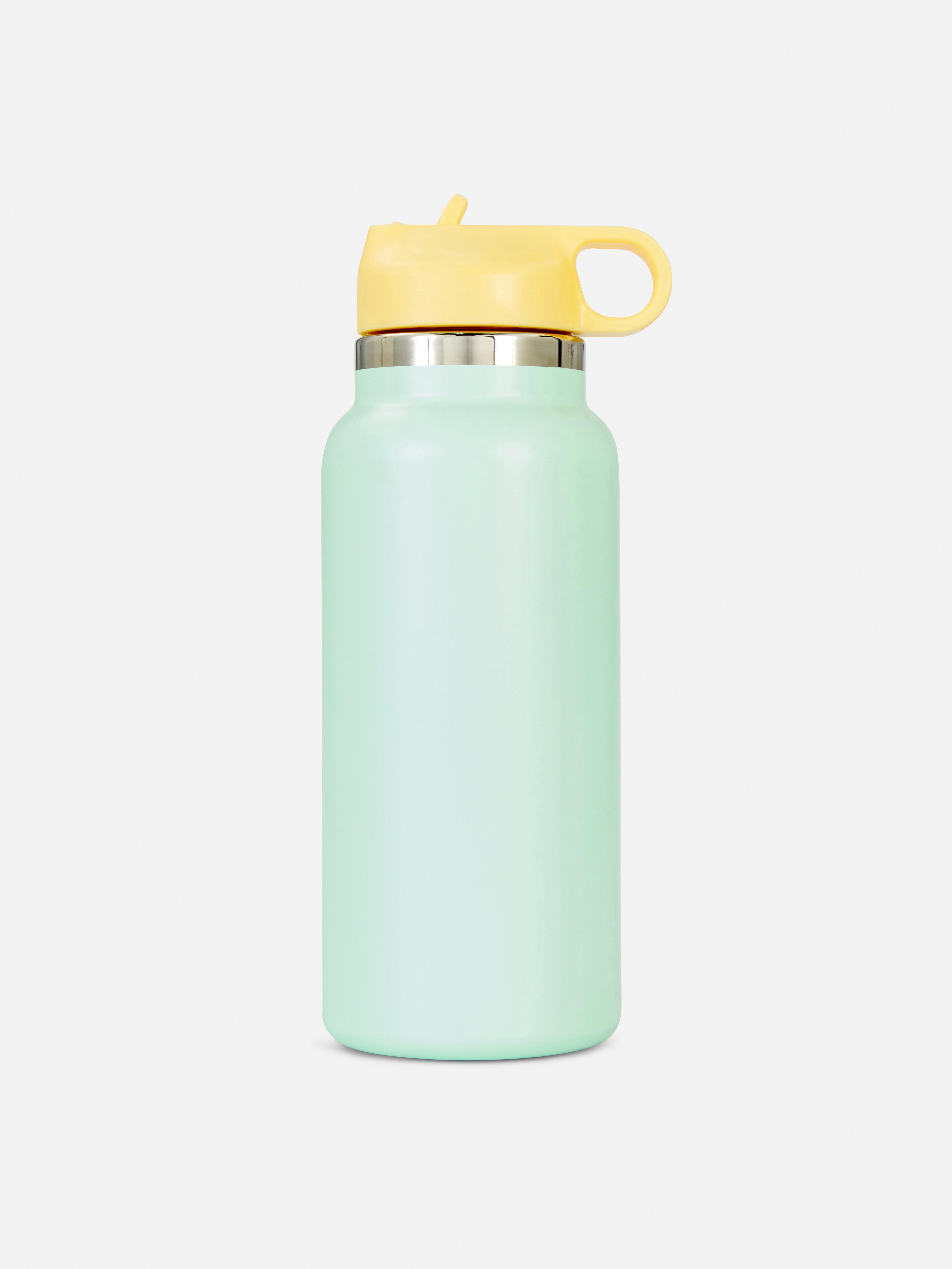 Wasserflasche mit Farbblöcken und Strohhalm. Bleiben Sie stilvoll hydratisiert mit unserer Wasserflasche mit Farbblöcken.