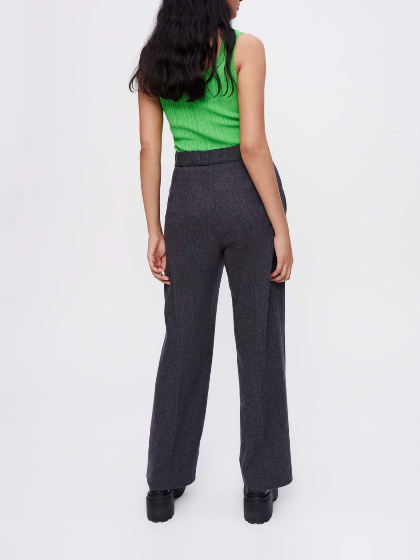 Pantaloni gri din flanel