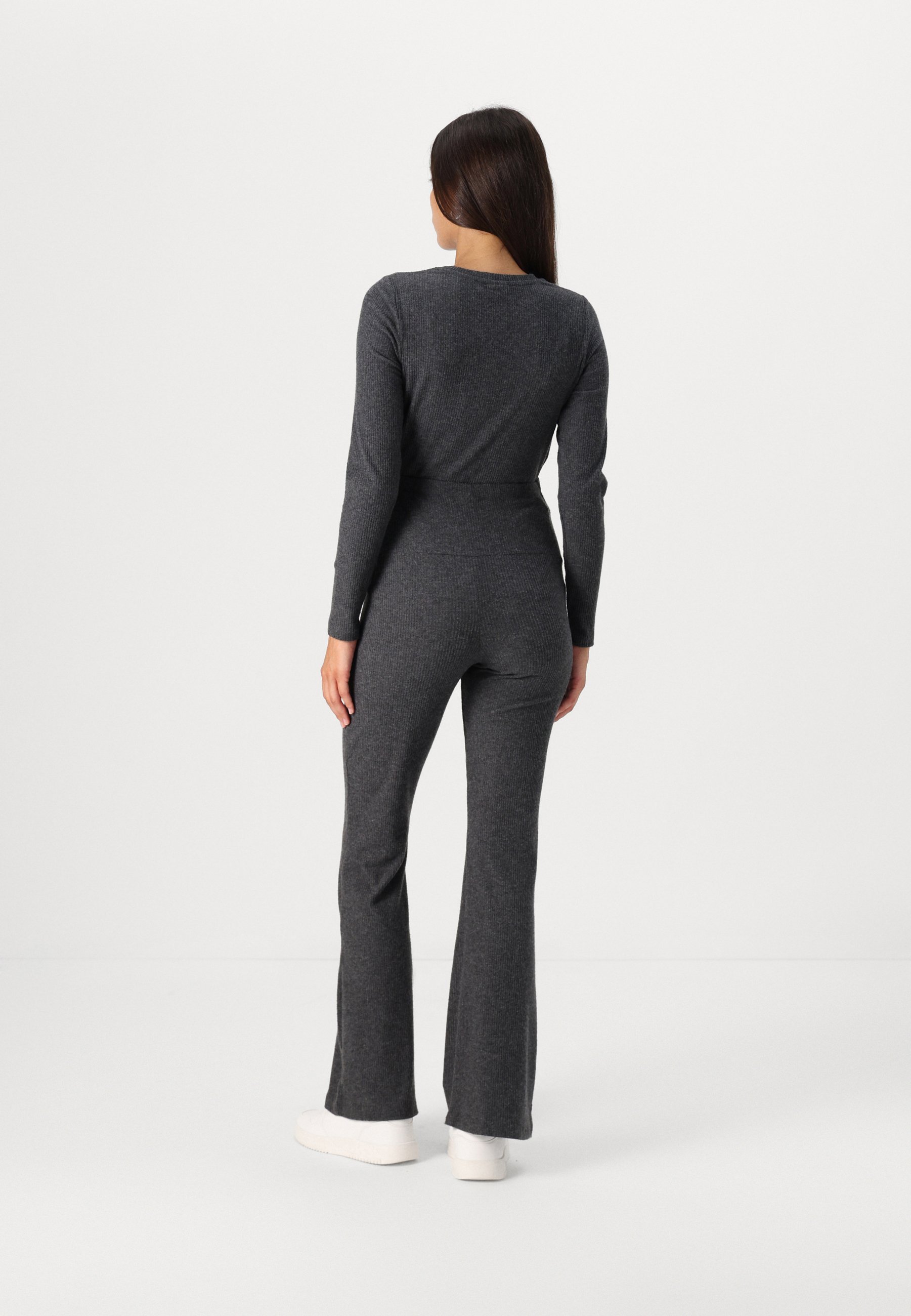 ONLY MATERNITY OLMHALLE - Kalhoty - black