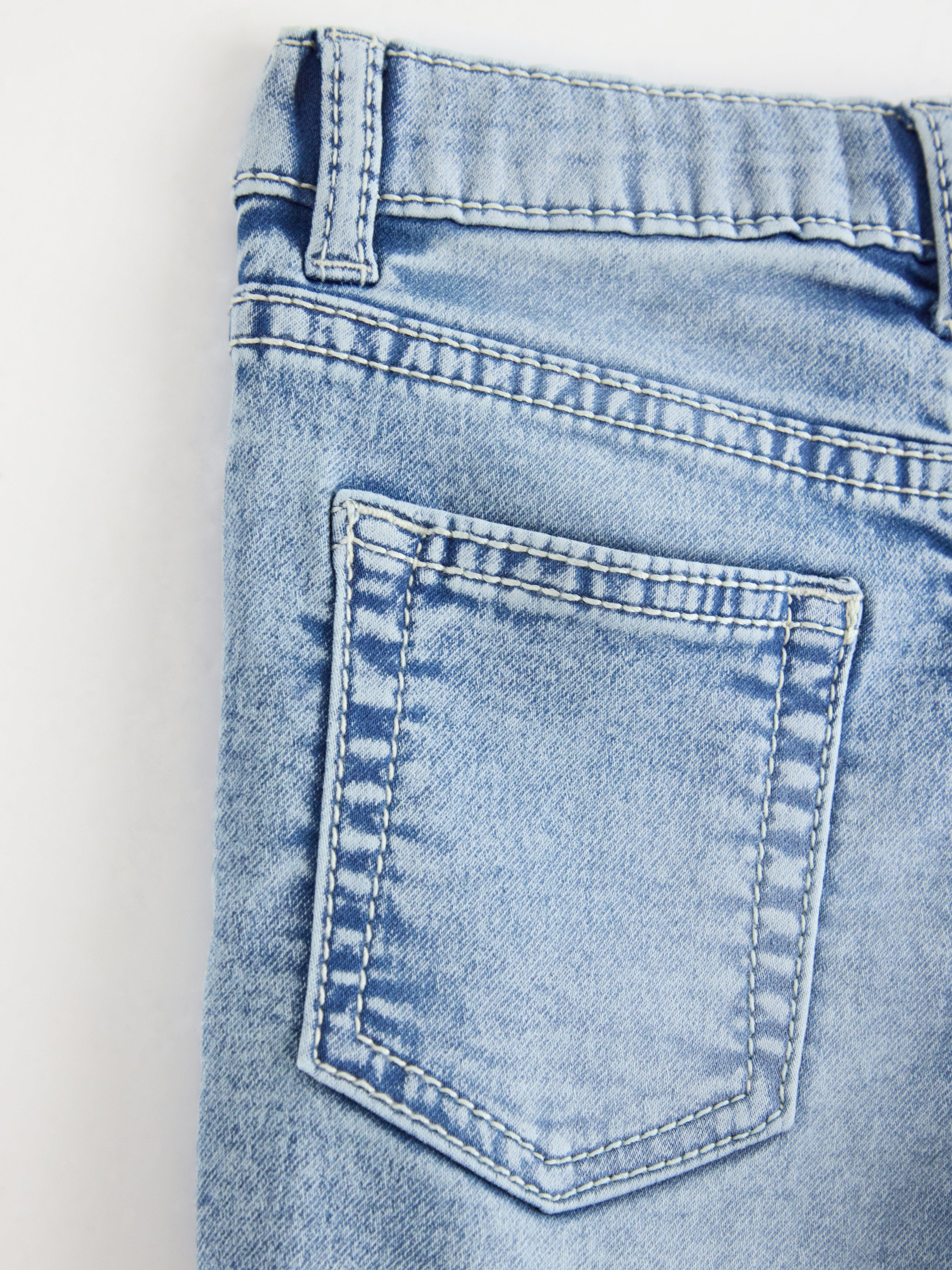 Pantaloni scurți din denim cu croială dreaptă, cu denim ușor super elastic