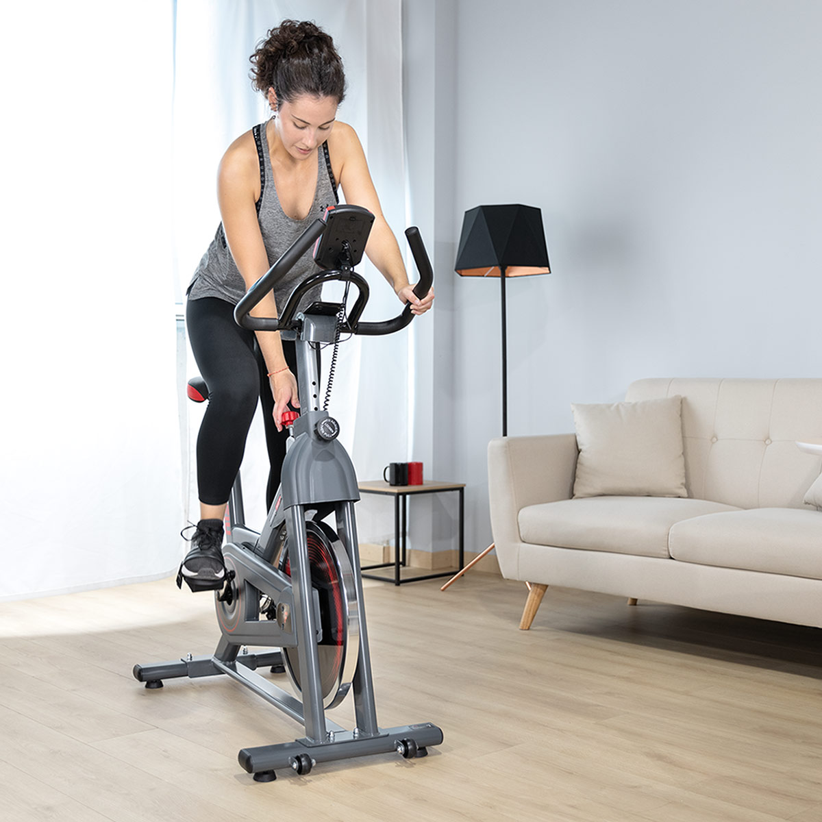 Fitfiu Besp-70 sobni bicikl sa zamašnjakom od 13 kg