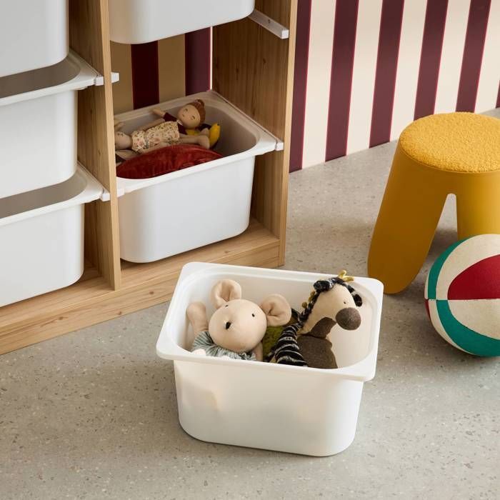 Mobile contenitore per bambini. Finitura naturale. 6 contenitori in plastica.