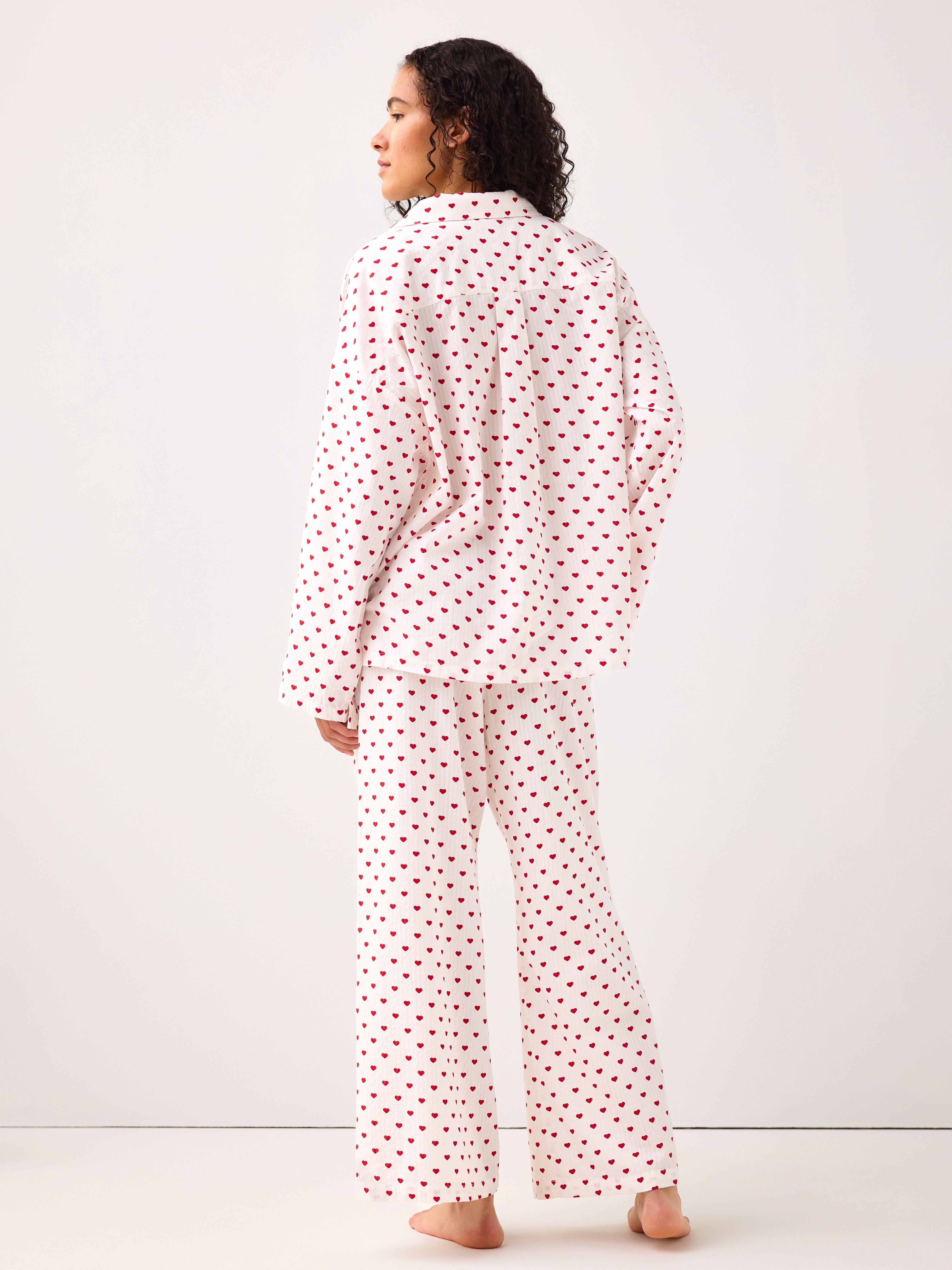 Calças de pijama em ondas de riacho